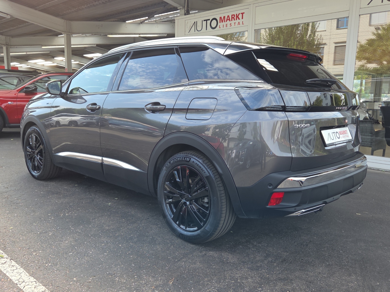 PEUGEOT 3008 225e Hybrid2 GT EAT8-image-2