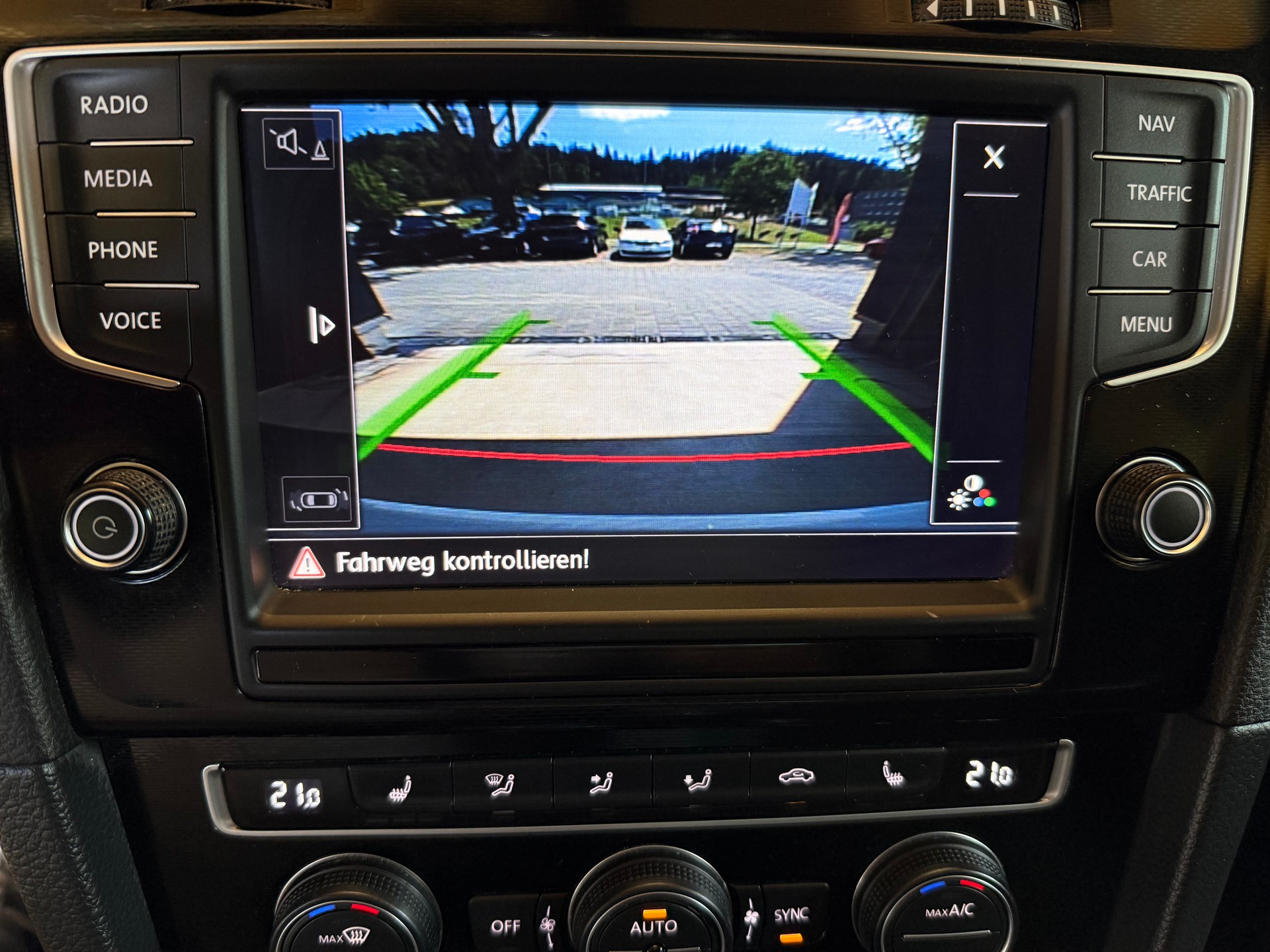 VW Golf 2.0 TSI GTI Performance DSG-image-13