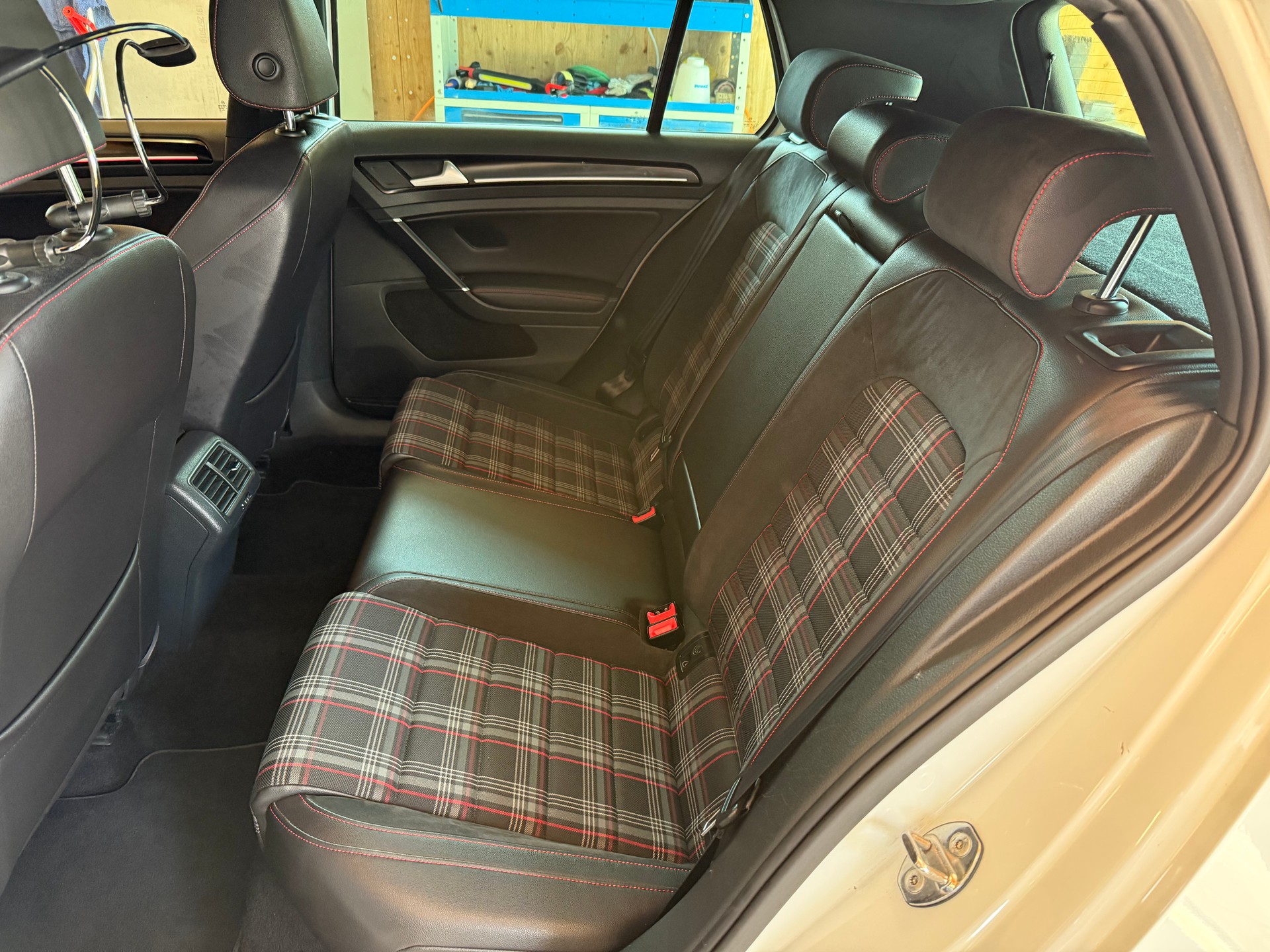VW Golf 2.0 TSI GTI Performance DSG-image-7