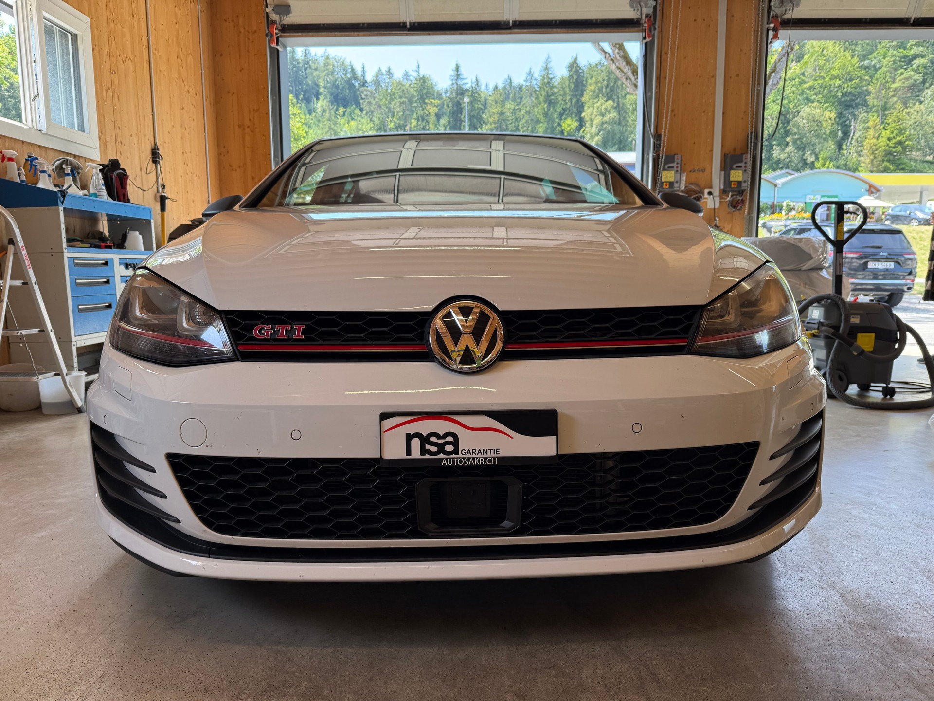 VW Golf 2.0 TSI GTI Performance DSG-image-1