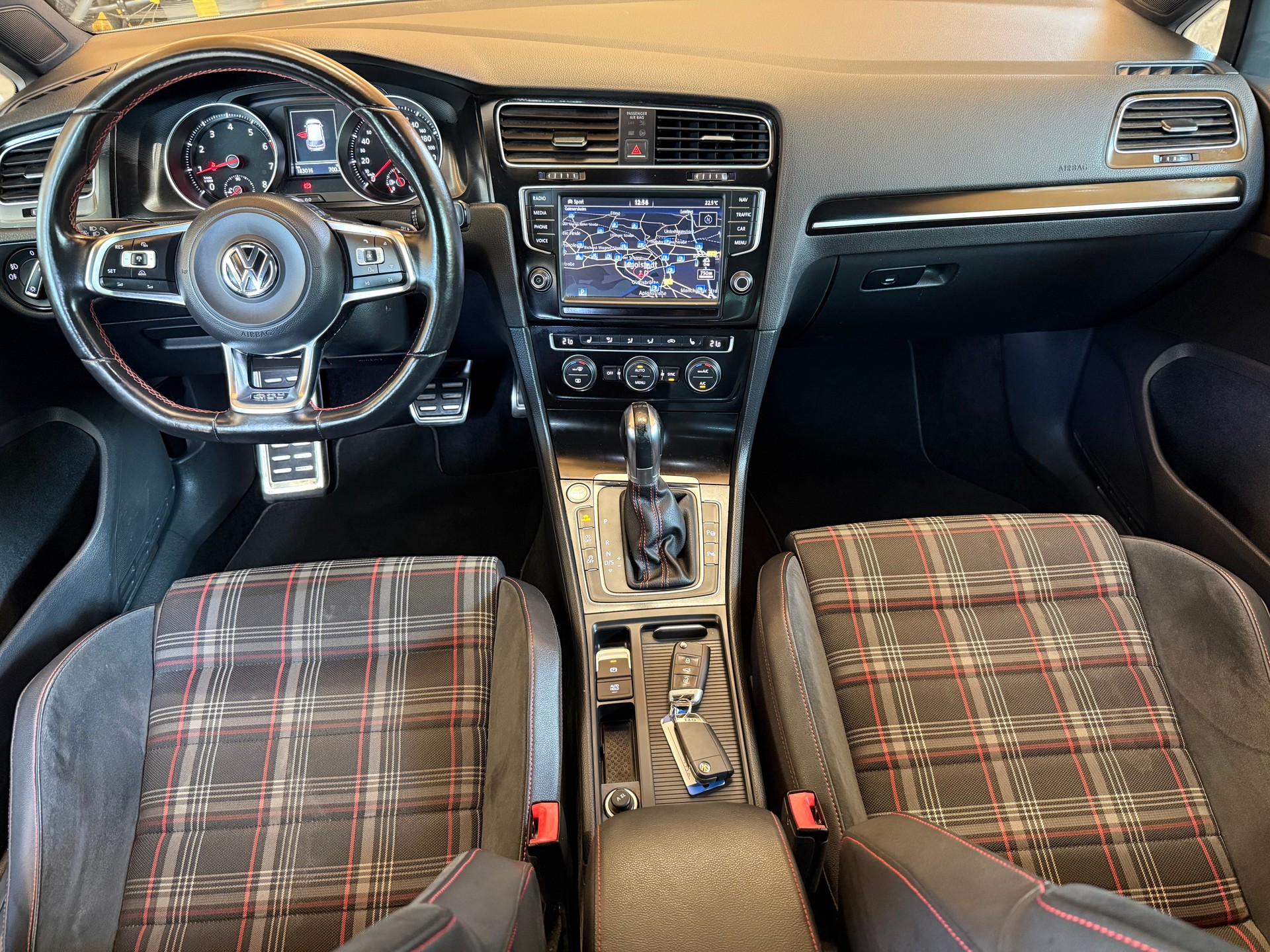 VW Golf 2.0 TSI GTI Performance DSG-image-8