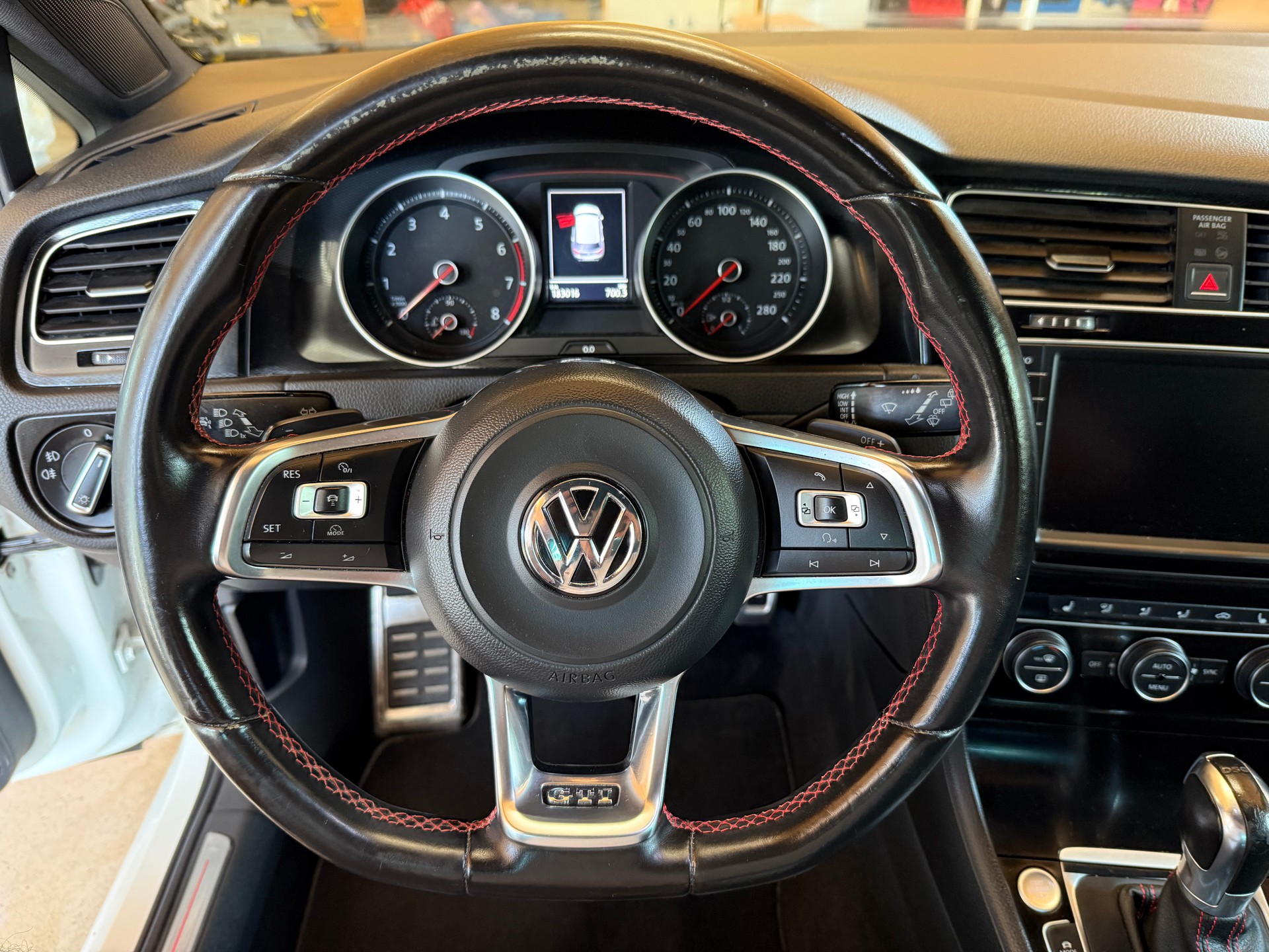 VW Golf 2.0 TSI GTI Performance DSG-image-9