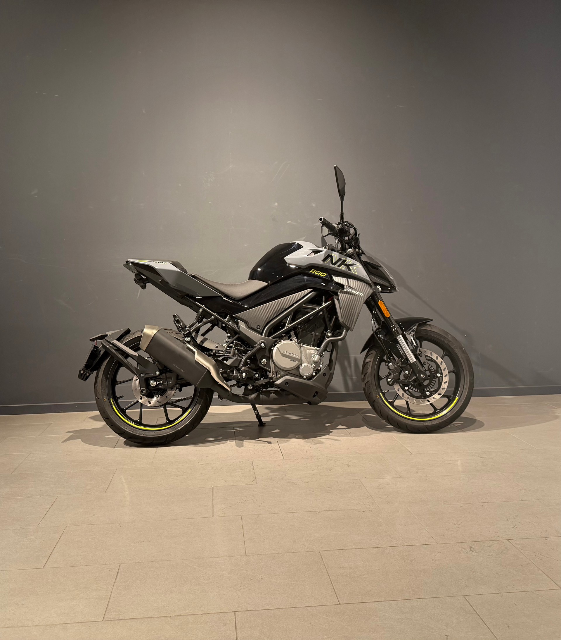 CF MOTO 300NK