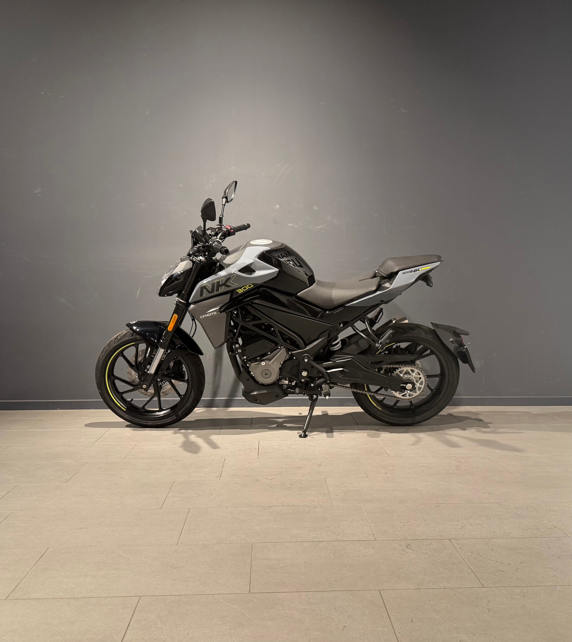 CF MOTO 300NK-showroom-element-3