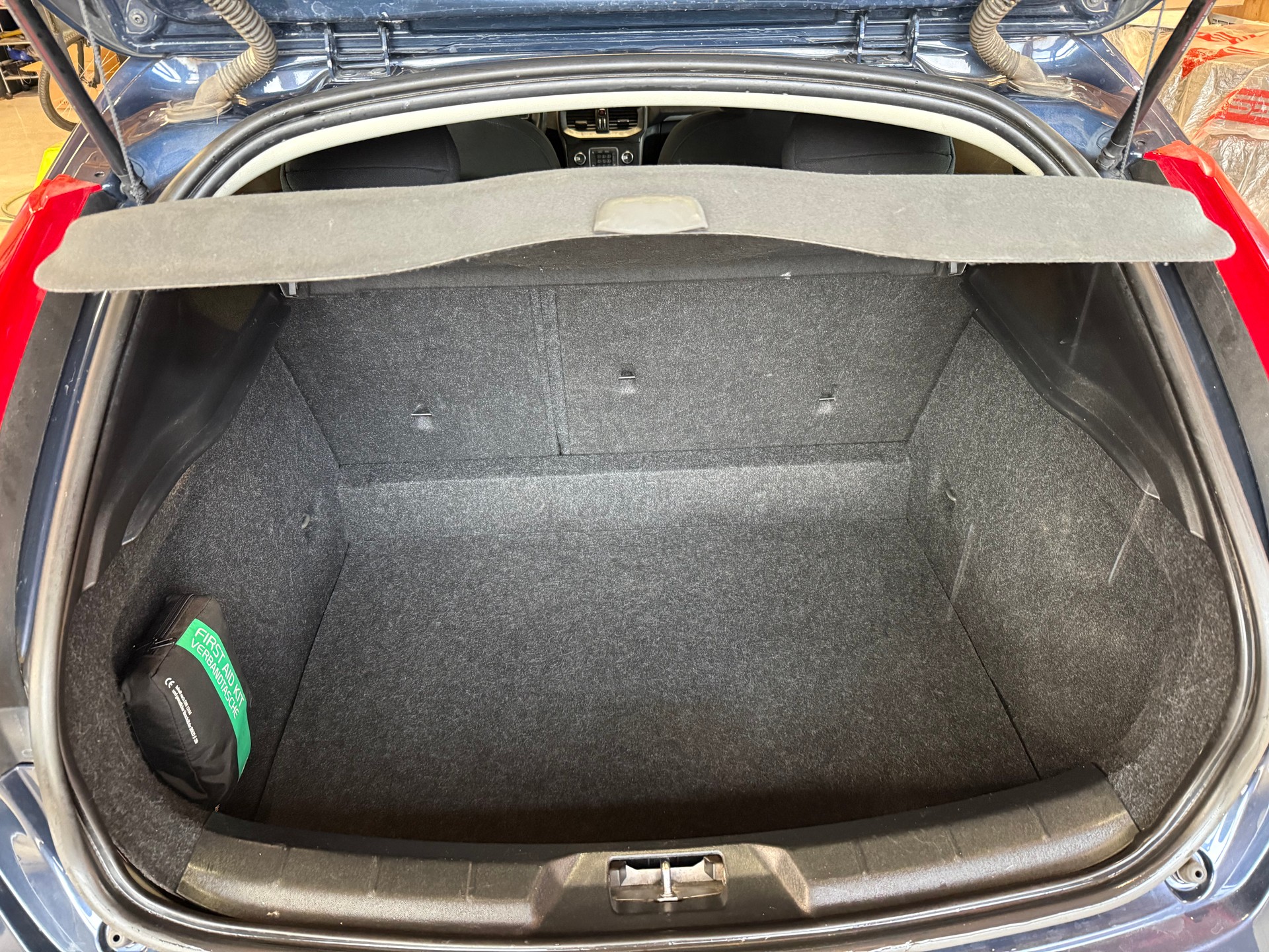 VOLVO V40 D2-image-9