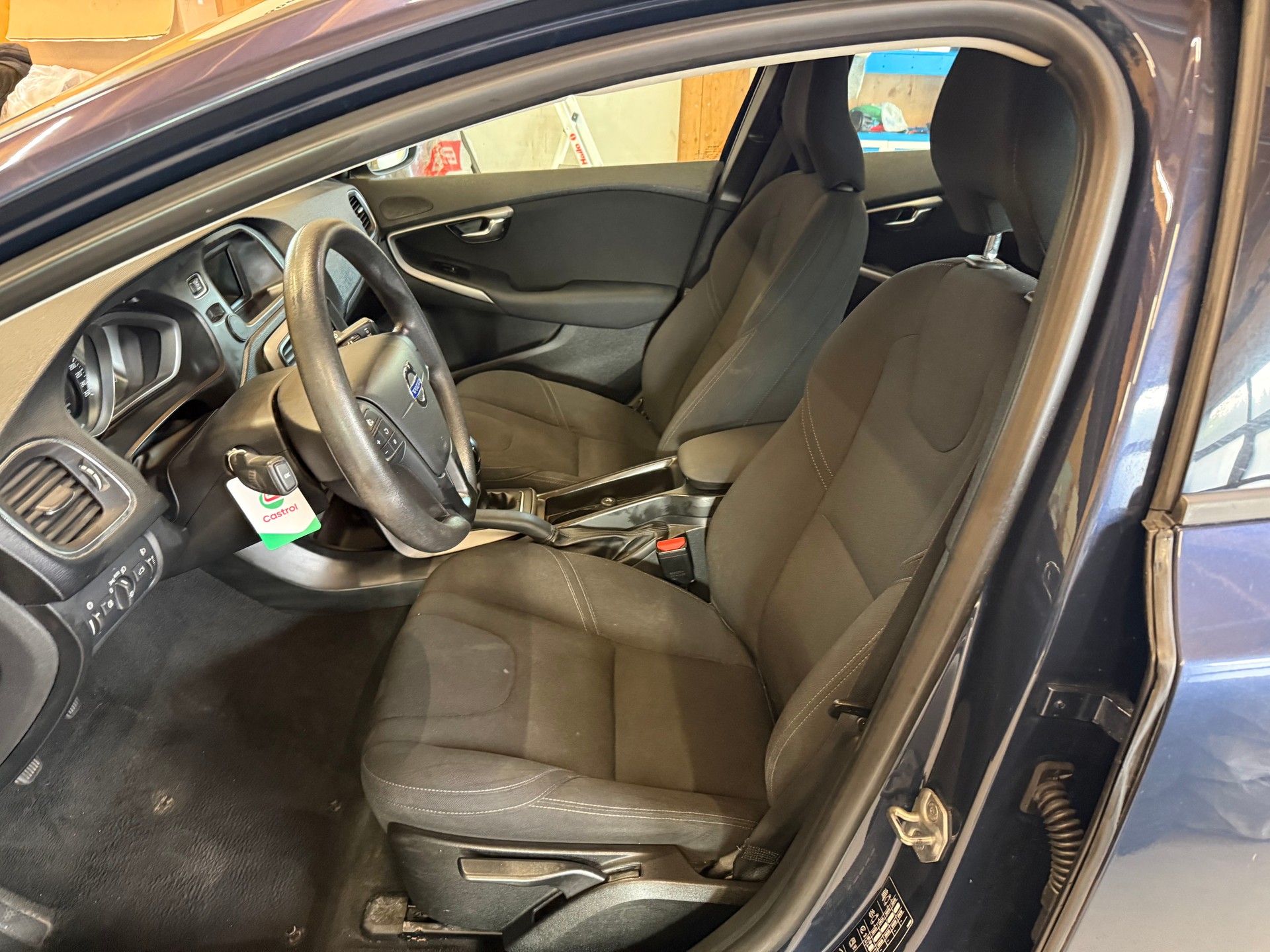 VOLVO V40 D2-image-3