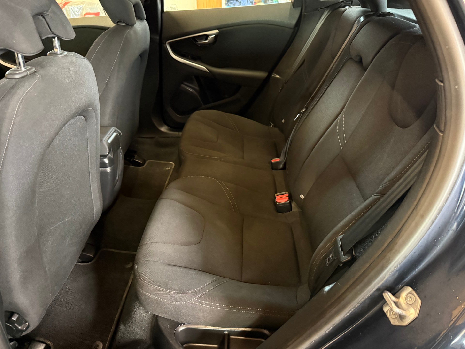 VOLVO V40 D2-image-4