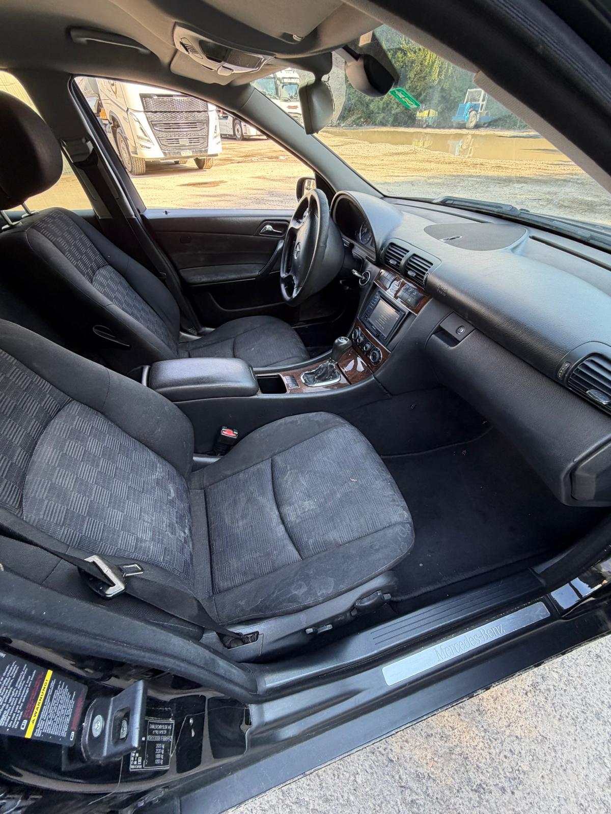 MERCEDES-BENZ C 220 CDI-image-14