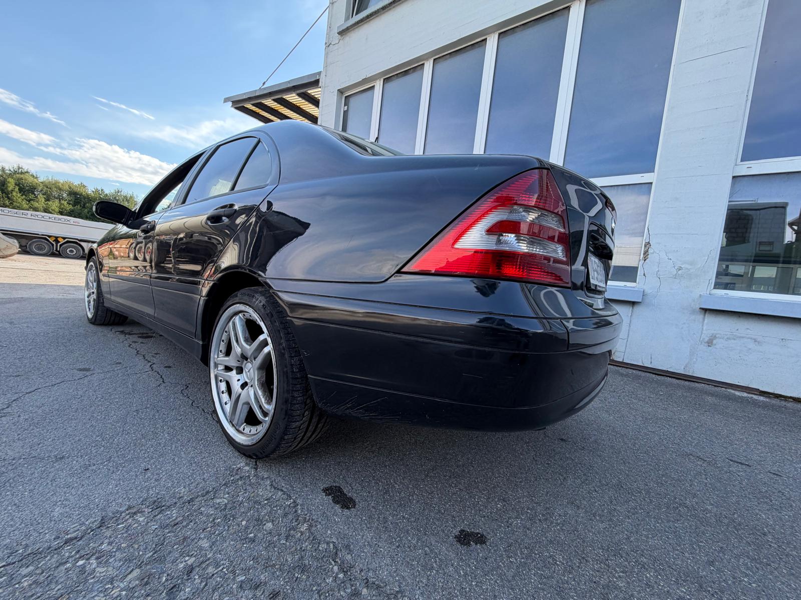 MERCEDES-BENZ C 220 CDI-image-9