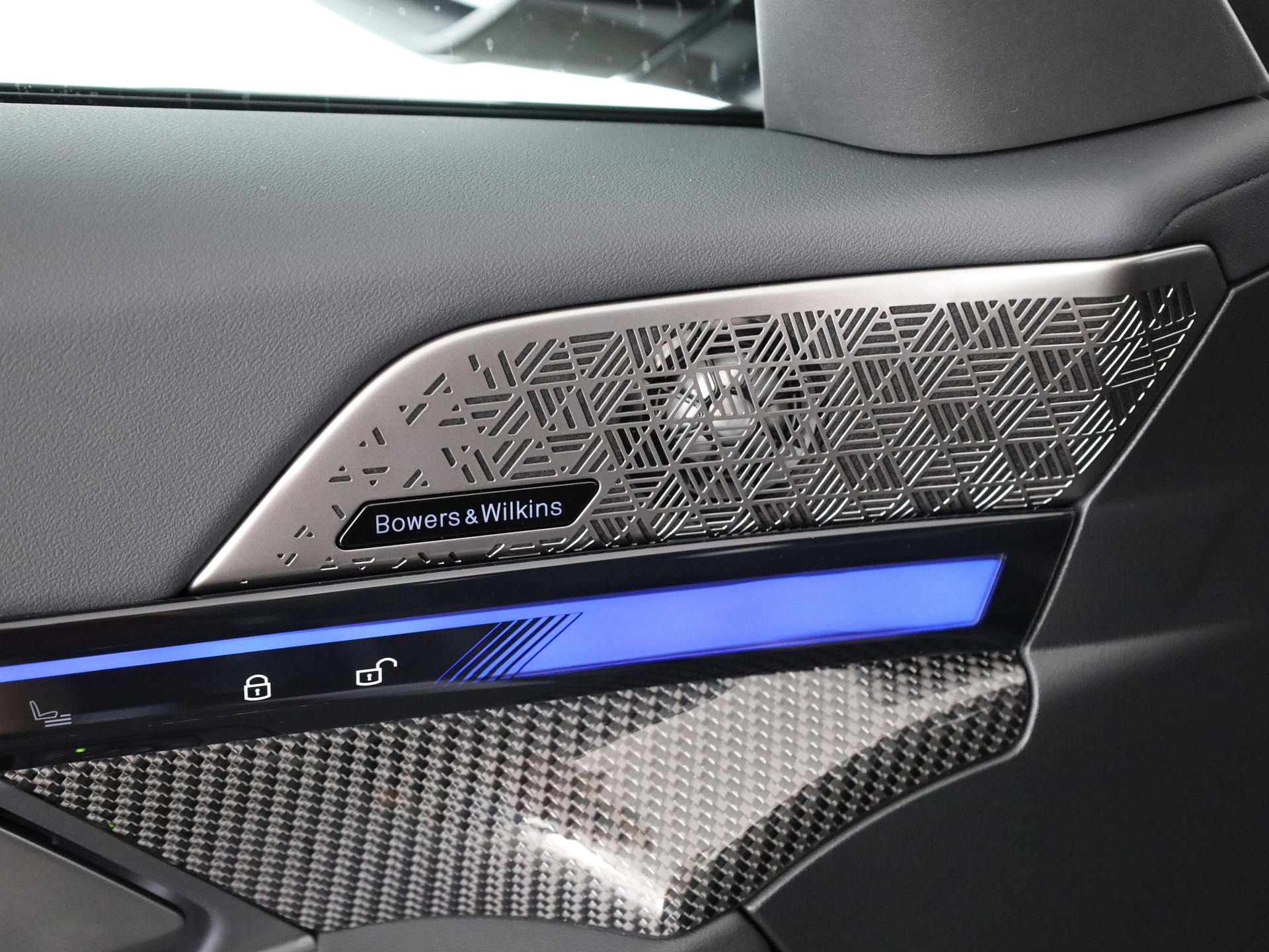 BMW M5 xDrive Limousine-image-11