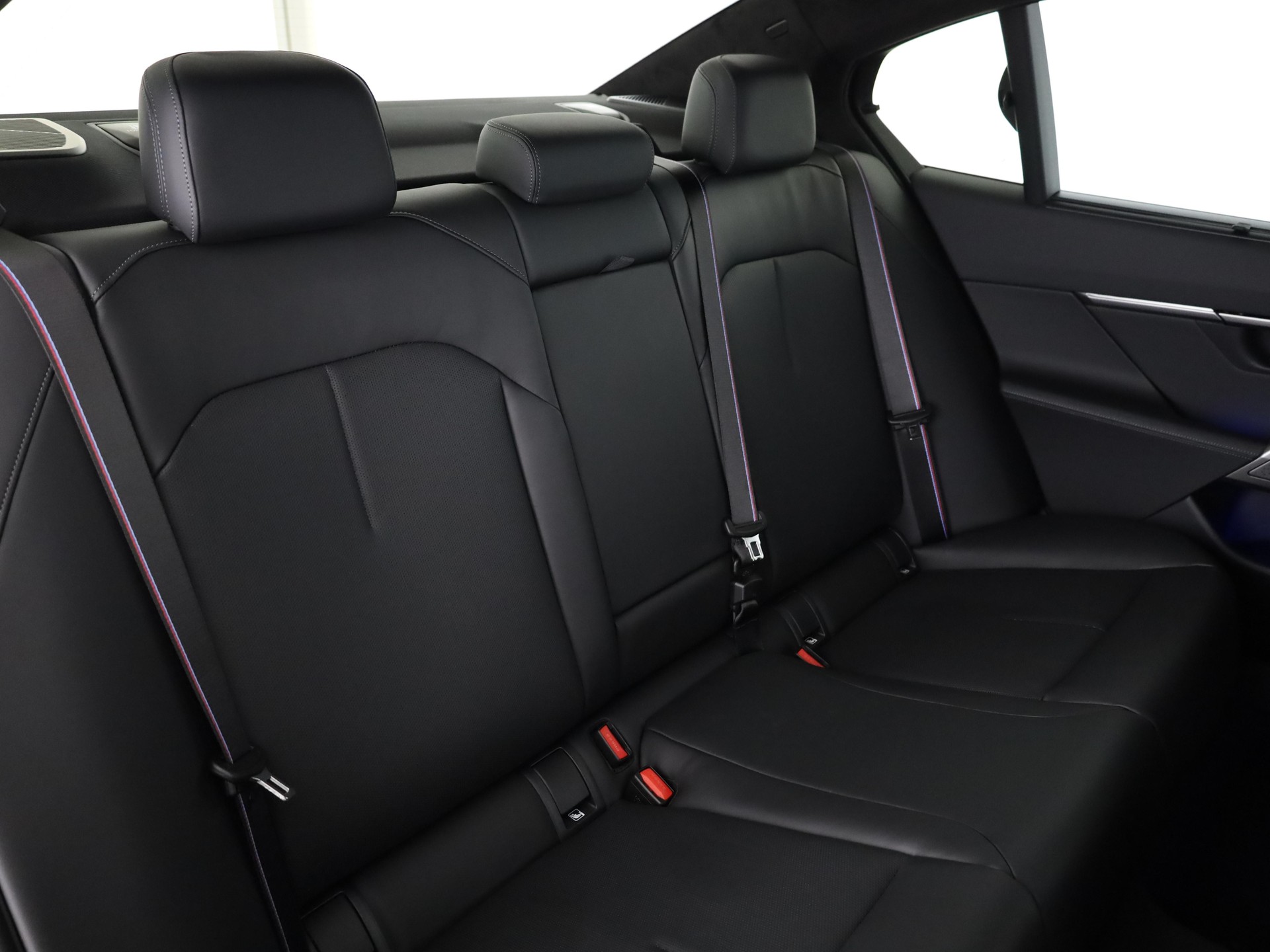 BMW M5 xDrive Limousine-image-16