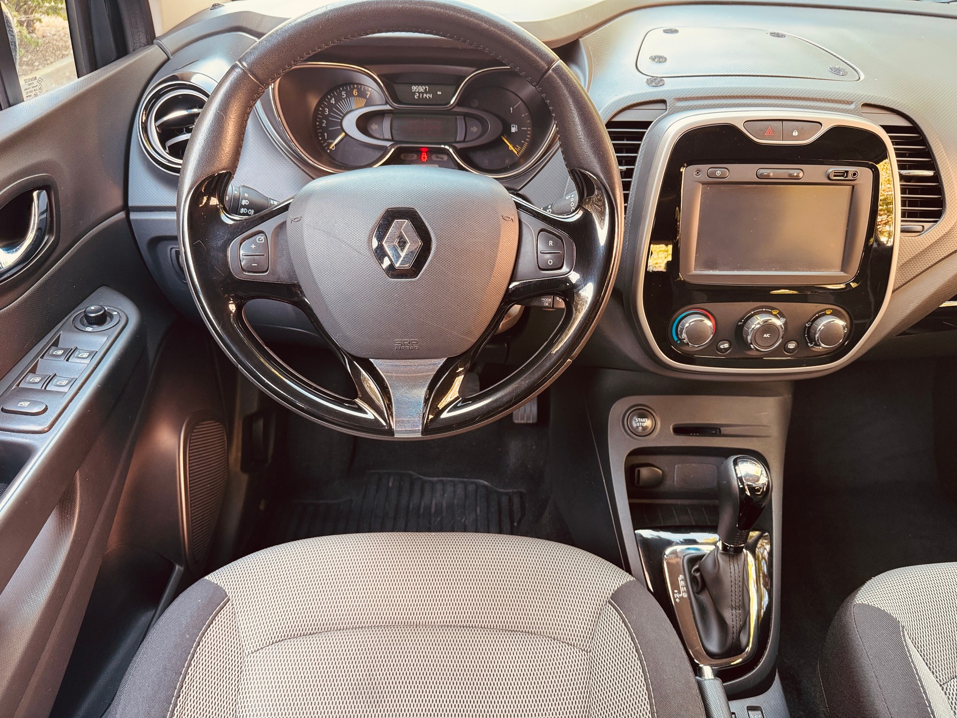 RENAULT Captur 1.2 T 16V Dynamique EDC-image-1