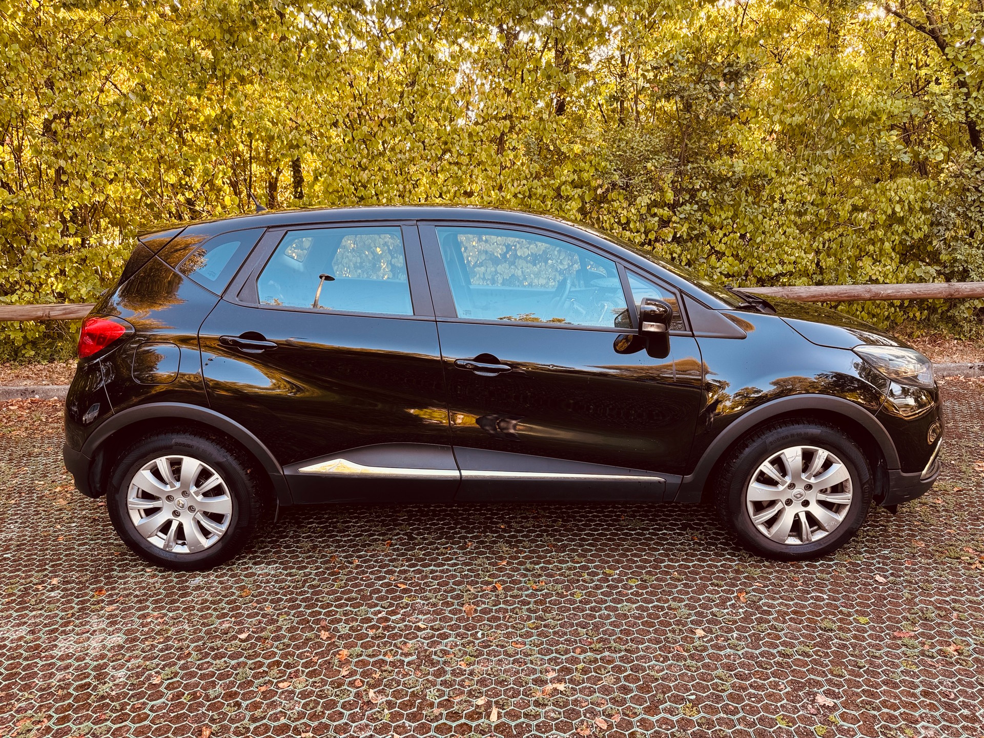 RENAULT Captur 1.2 T 16V Dynamique EDC-image-6
