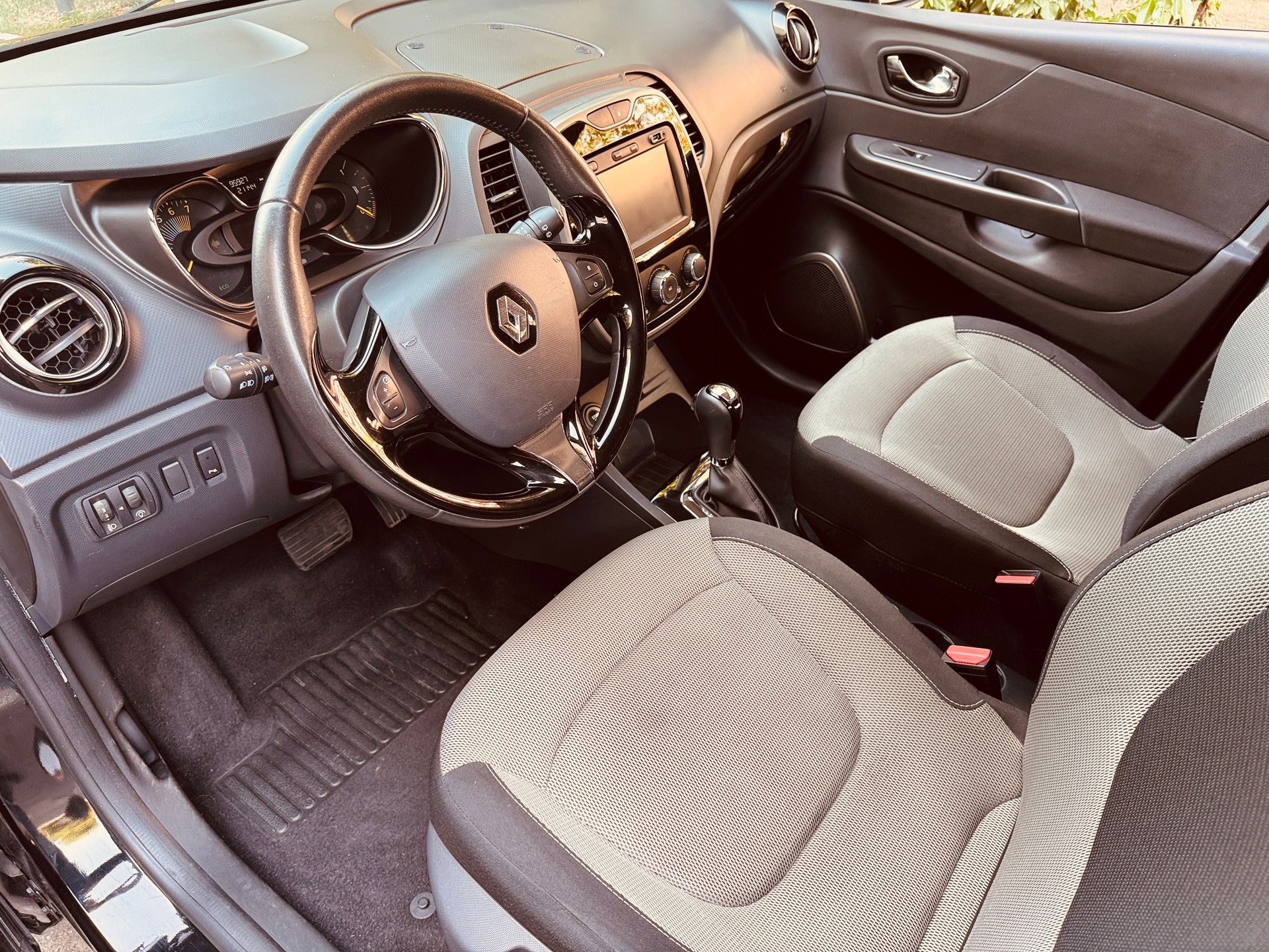 RENAULT Captur 1.2 T 16V Dynamique EDC-image-3