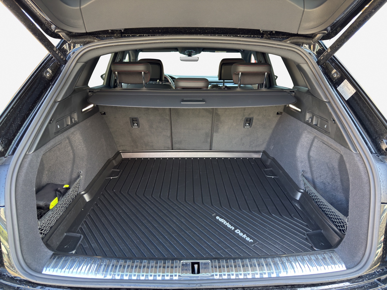 AUDI Q8 55 e-tron edition Dakar quattro-image-13