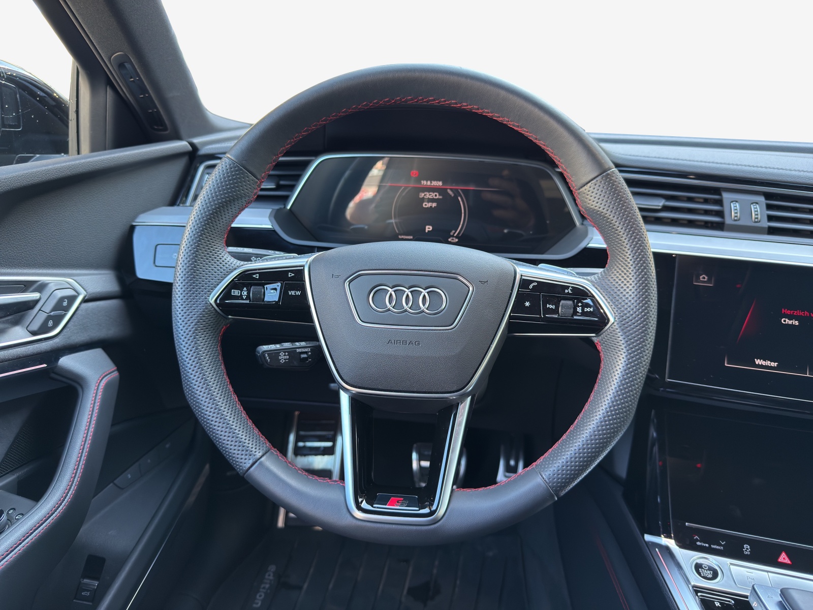 AUDI Q8 55 e-tron edition Dakar quattro-image-10