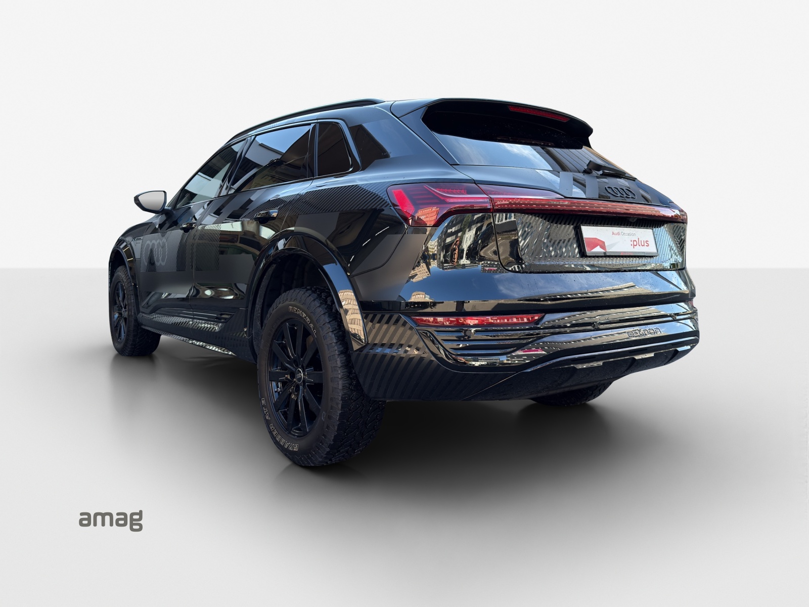 AUDI Q8 55 e-tron edition Dakar quattro-image-2