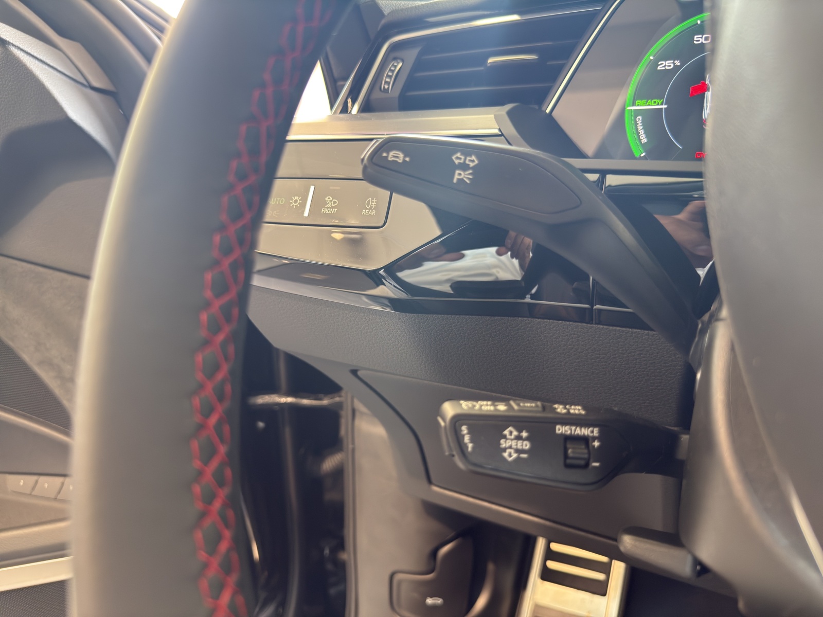 AUDI Q8 55 e-tron edition Dakar quattro-image-14