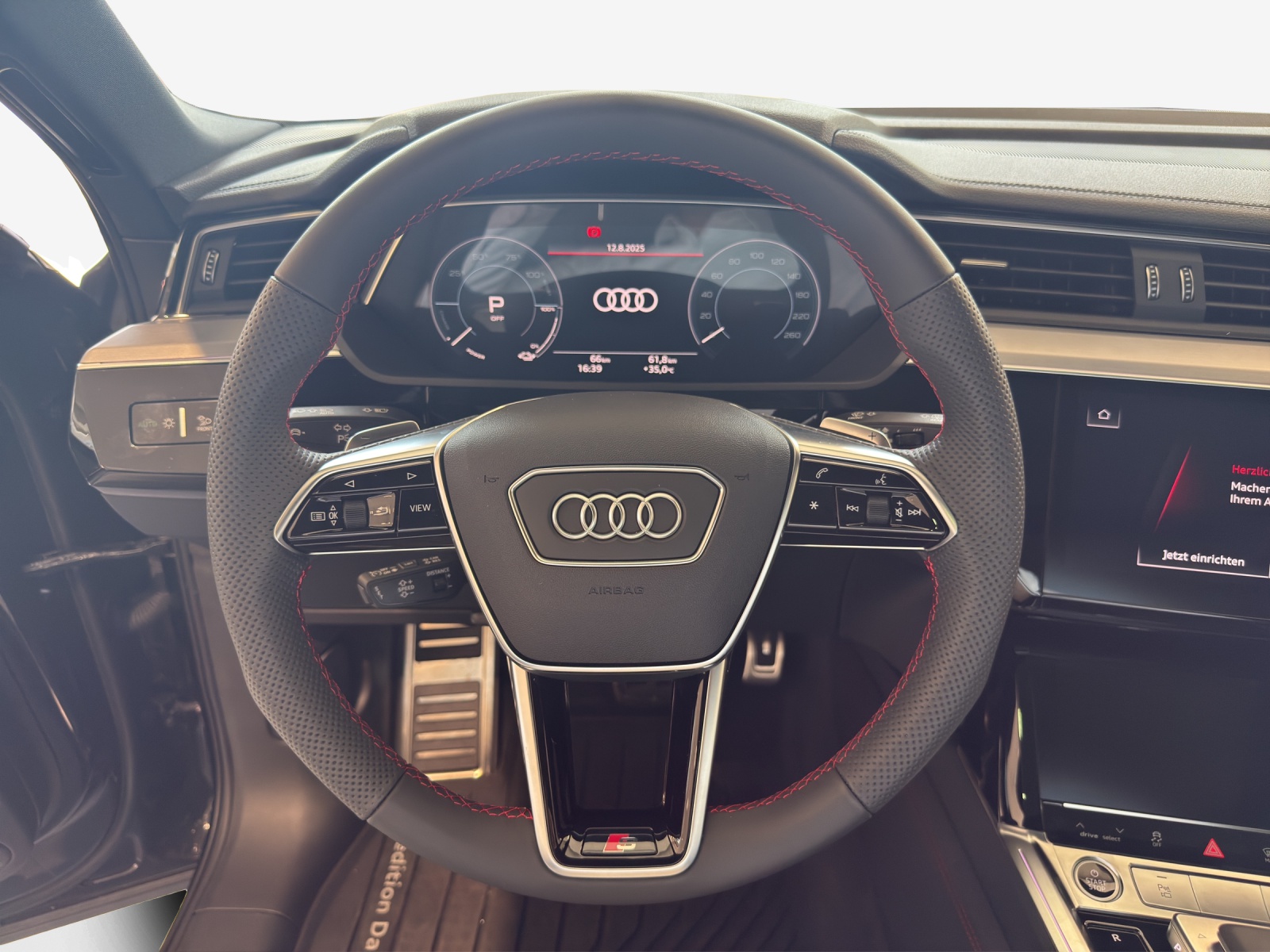 AUDI Q8 55 e-tron edition Dakar quattro-image-8