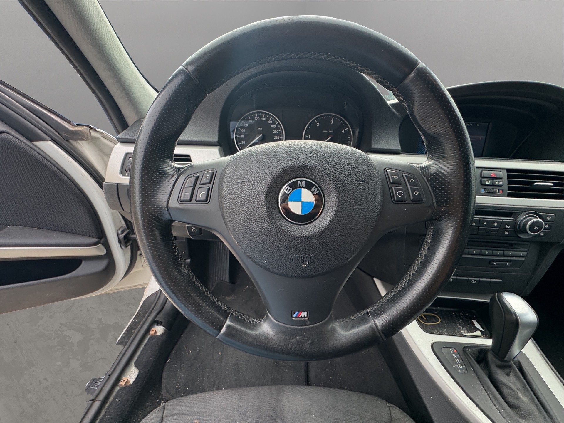 BMW 320d xDrive Touring Steptronic-image-9