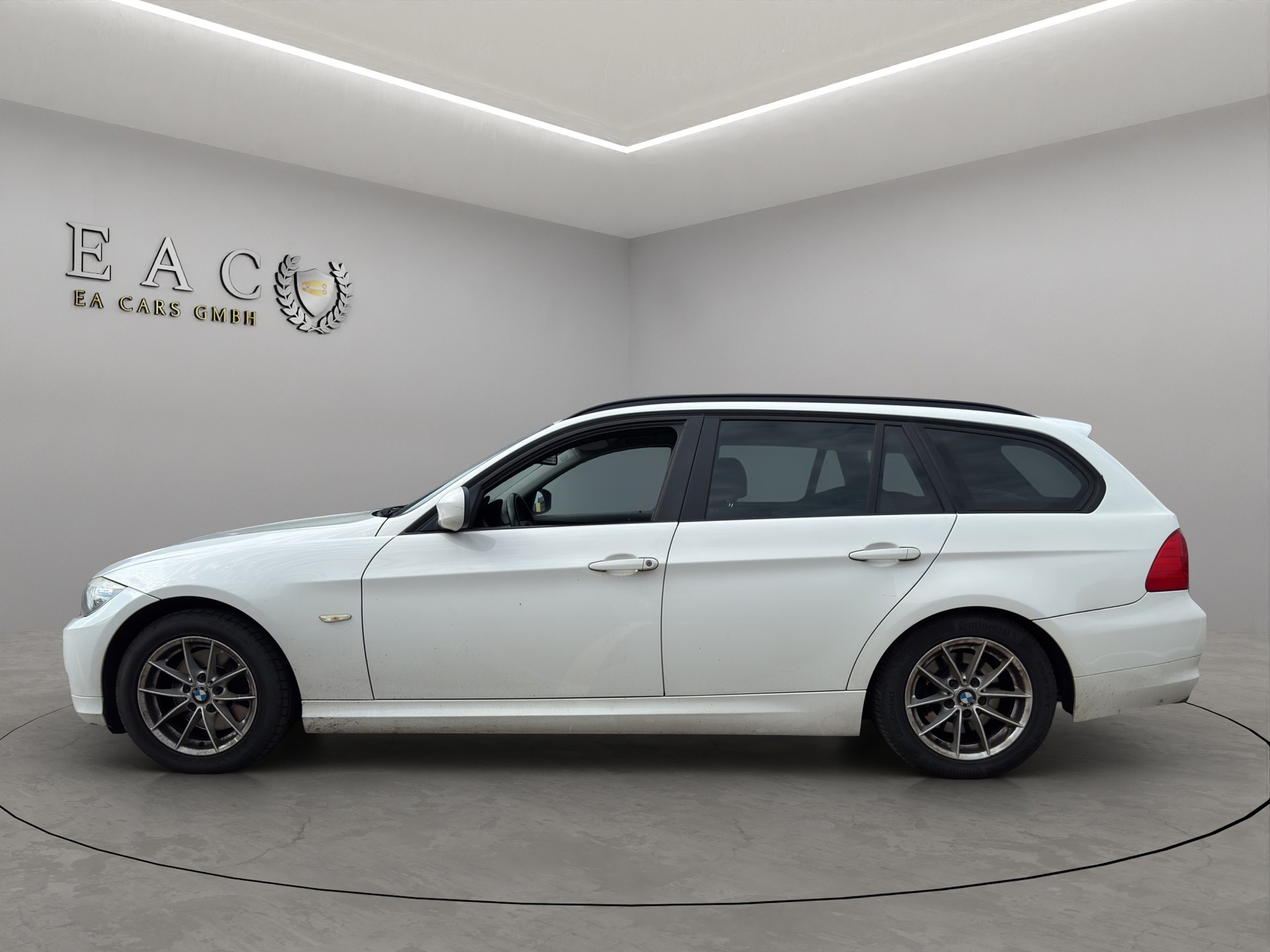 BMW 320d xDrive Touring Steptronic-image-1