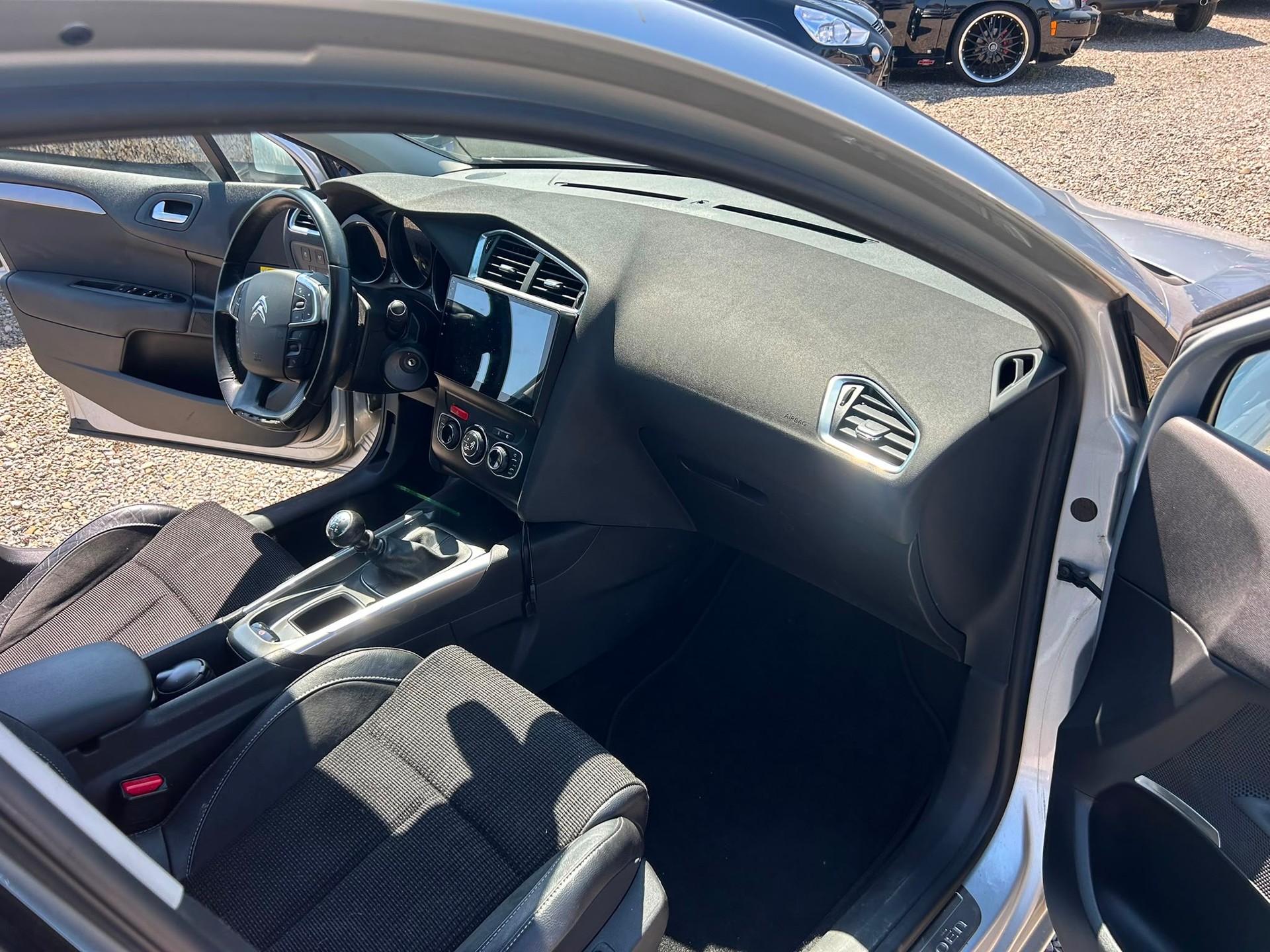 CITROEN C4 Berline 2.0 HDi Exclusive-image-10