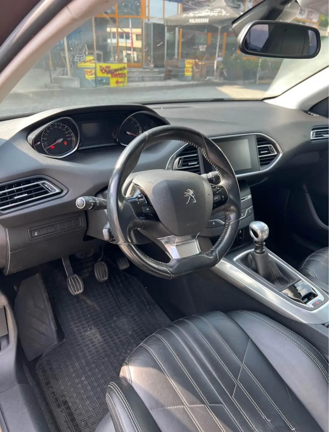 PEUGEOT 308-image-5