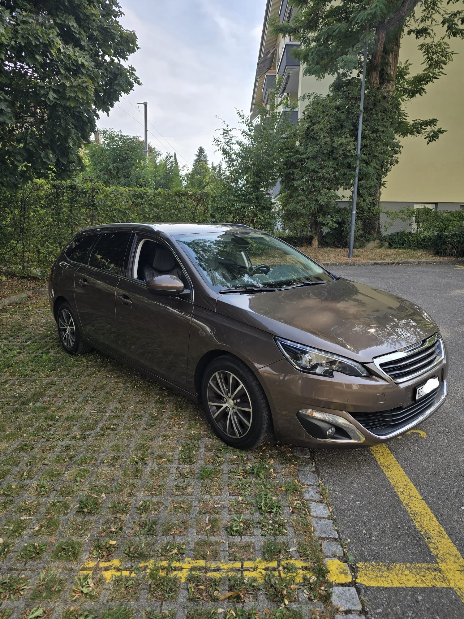 PEUGEOT 308-image-1