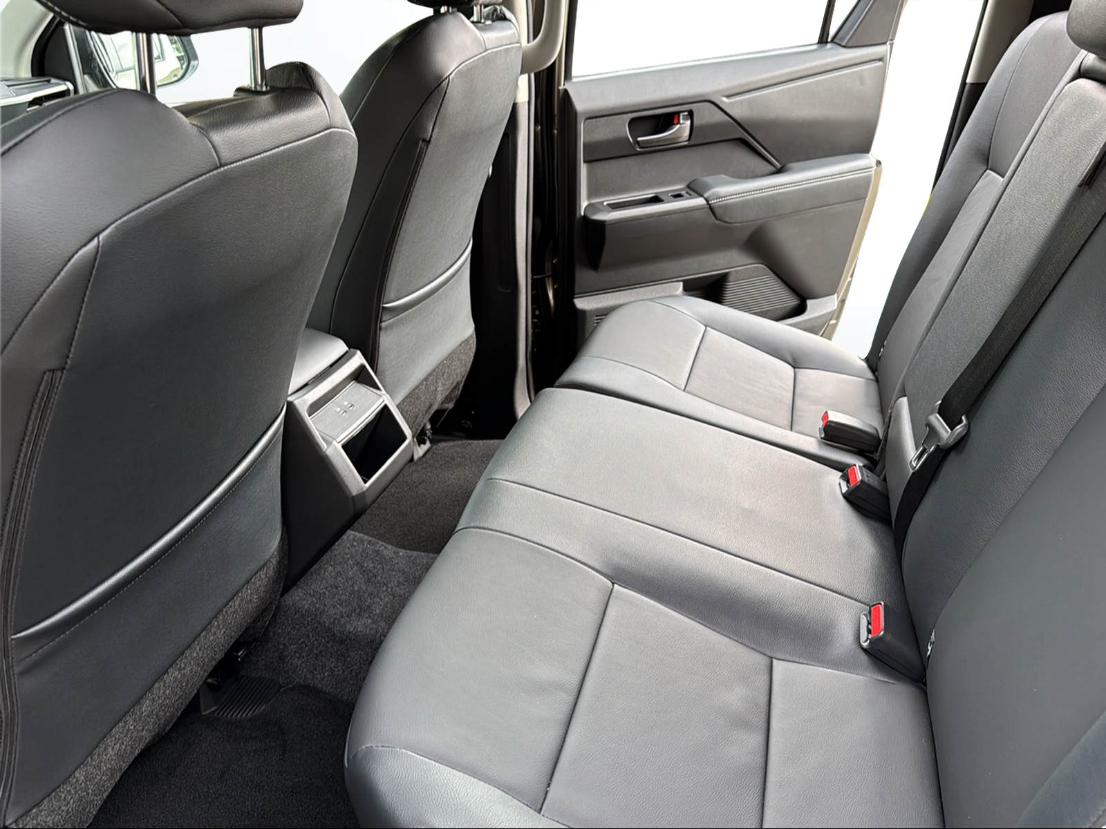 TOYOTA Hilux 2.8d MHEV Style Double Cab 4x4-image-8