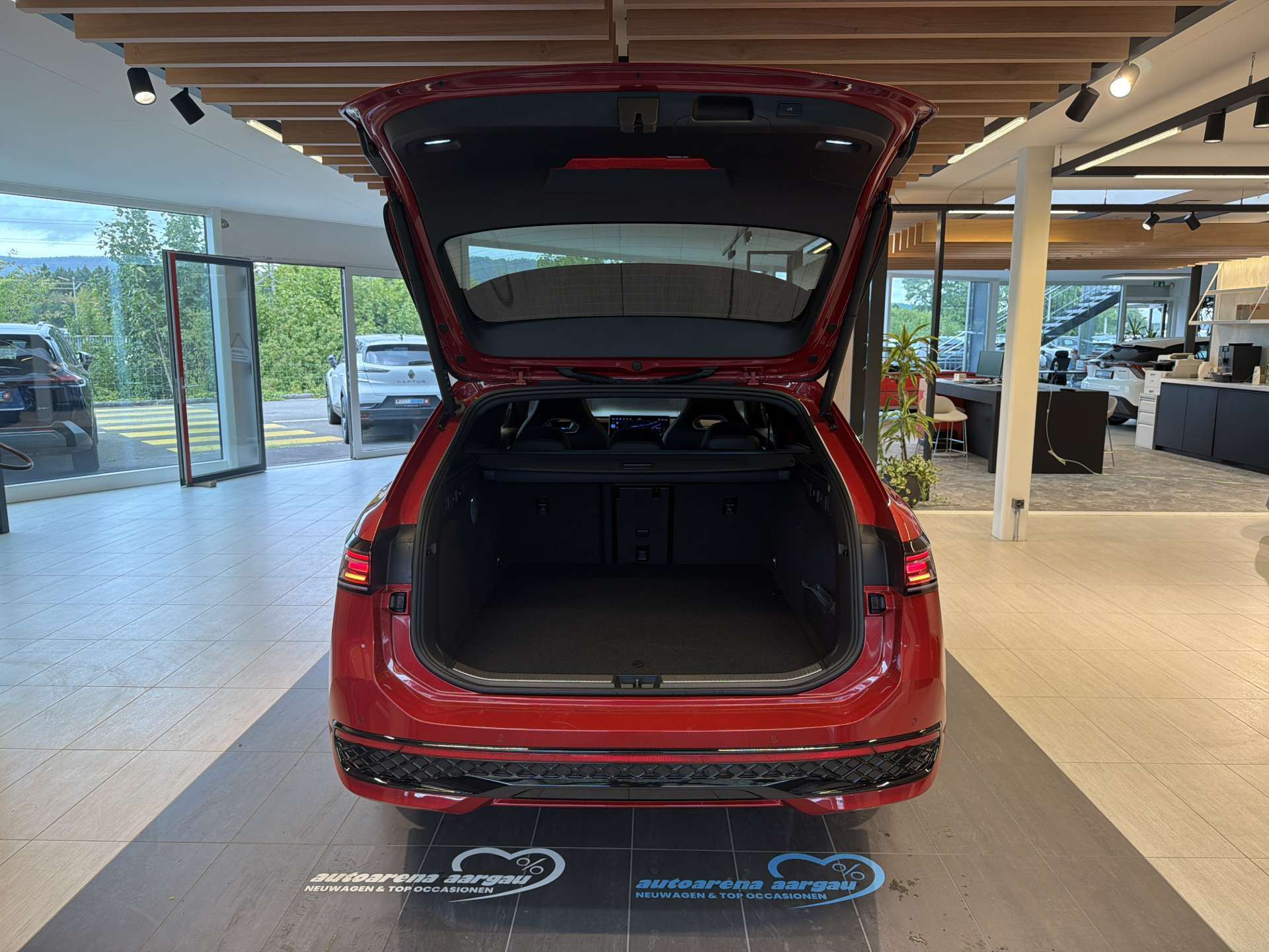 VW Passat Variant 1.5 TSi PHEV R-Line 272PS DSG-Automat-image-7