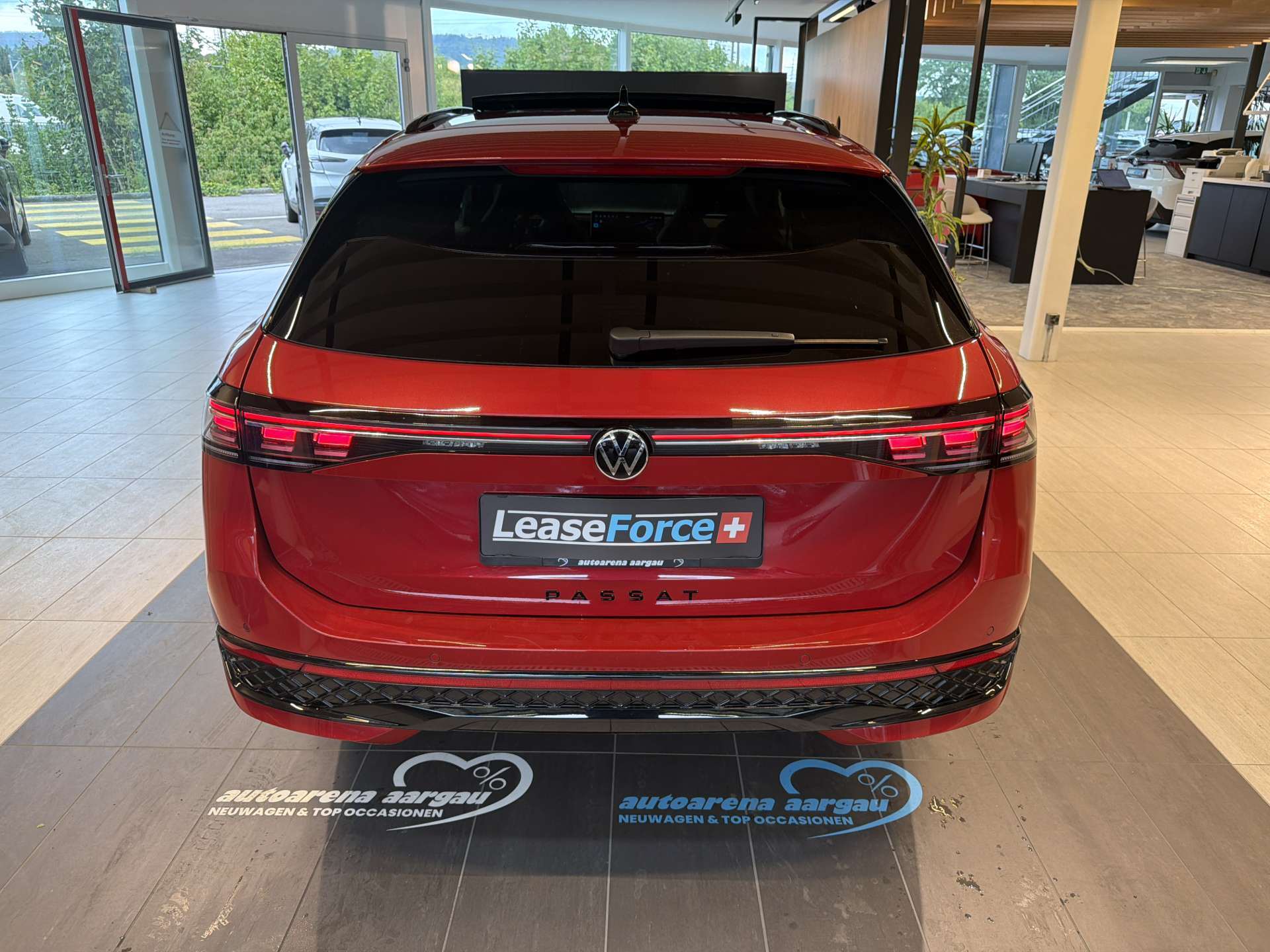 VW Passat Variant 1.5 TSi PHEV R-Line 272PS DSG-Automat-image-12