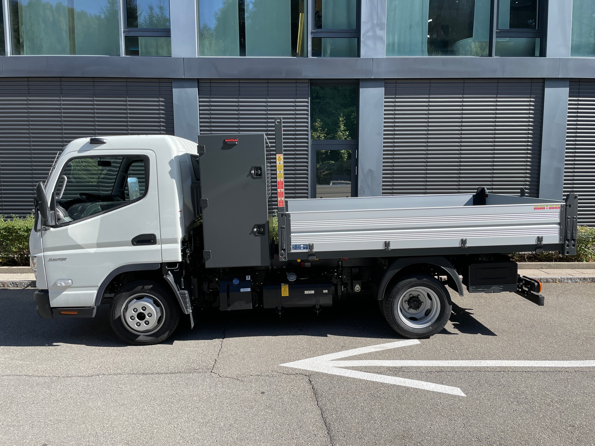 MITSUBISHI Fuso Canter 3C15 Hinterkipper + Box-showroom-element-1