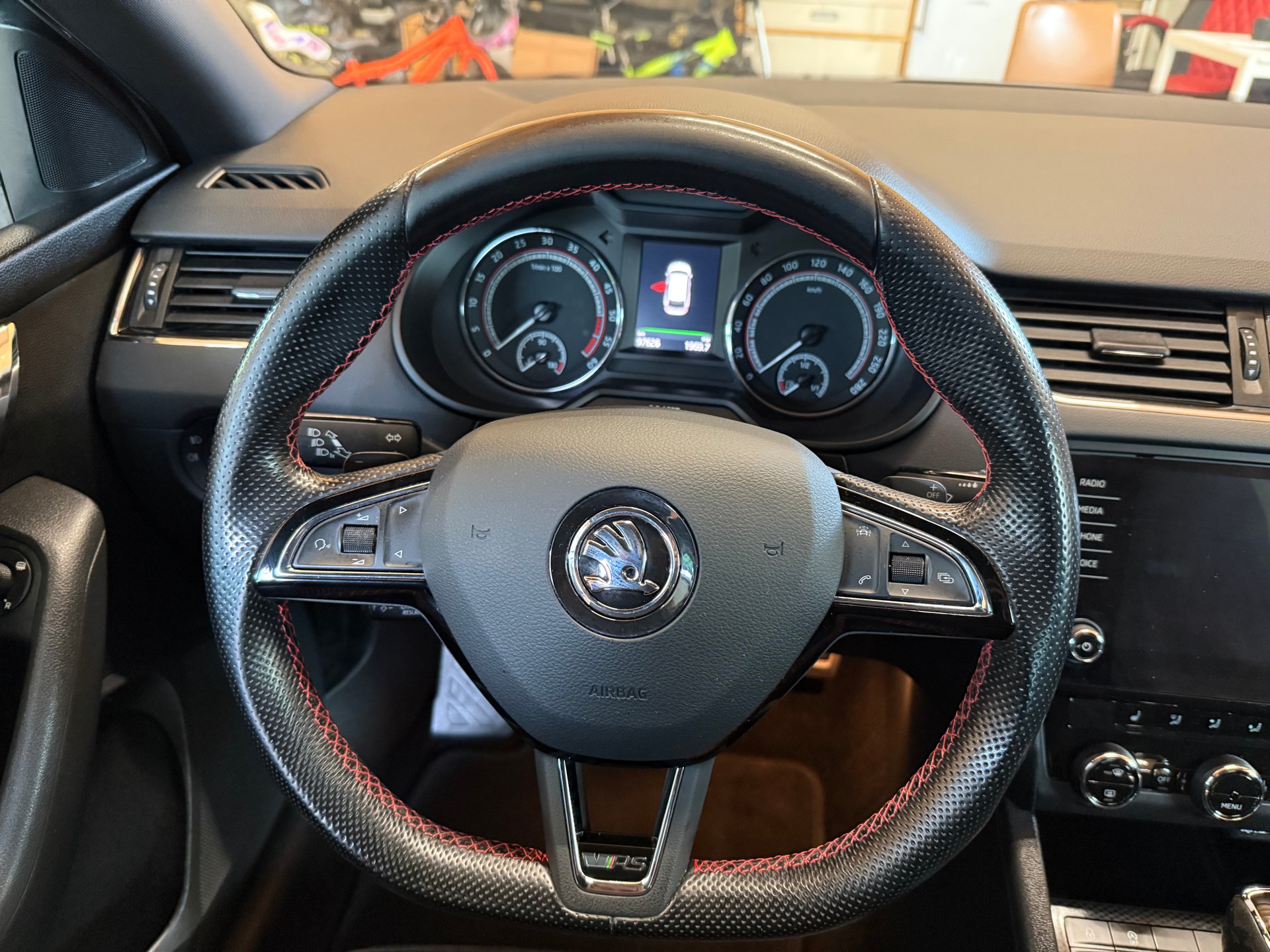 SKODA Octavia Combi 2.0 TDI RS 4x4 DSG-image-9