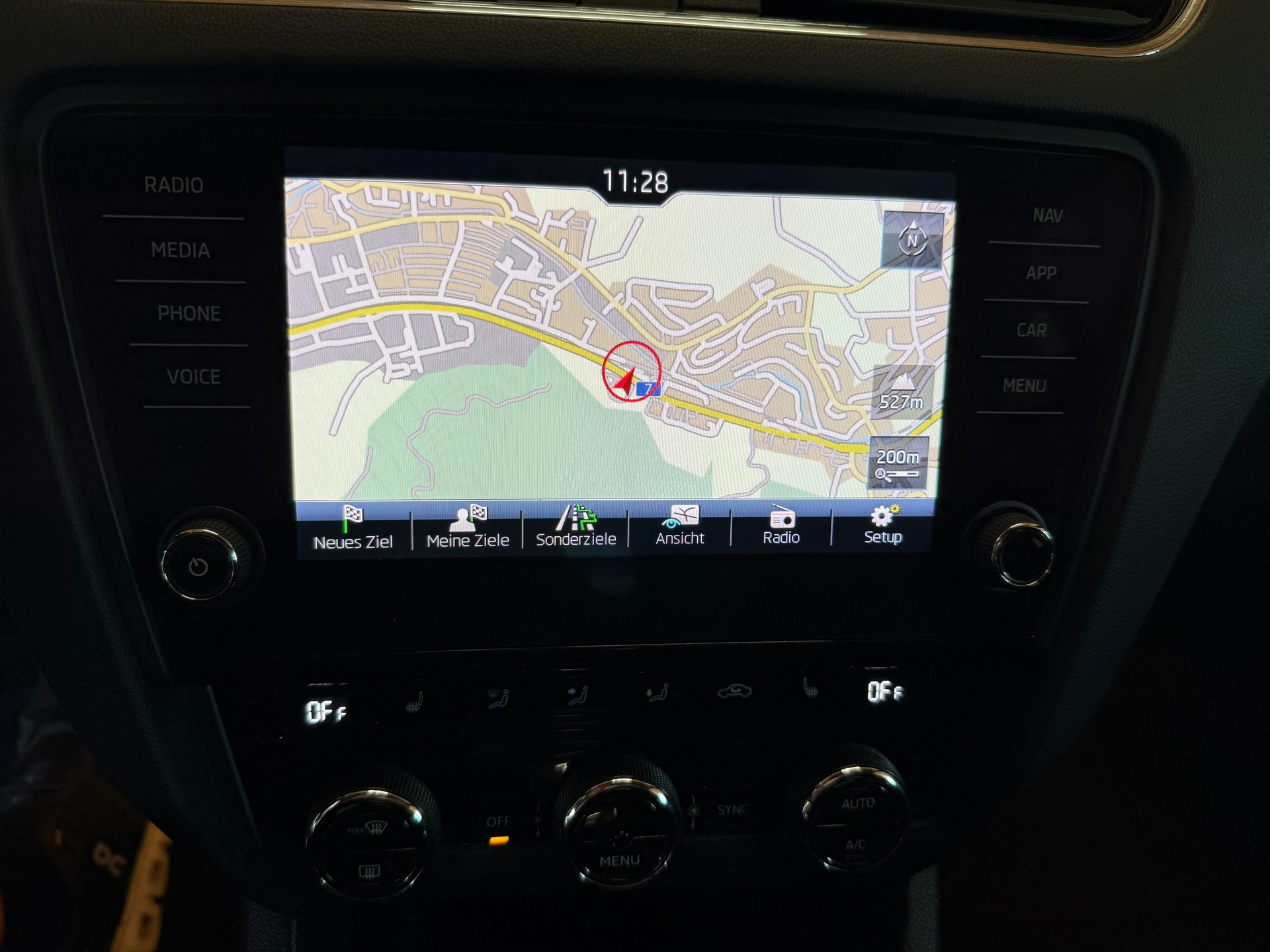 SKODA Octavia Combi 2.0 TDI RS 4x4 DSG-image-12