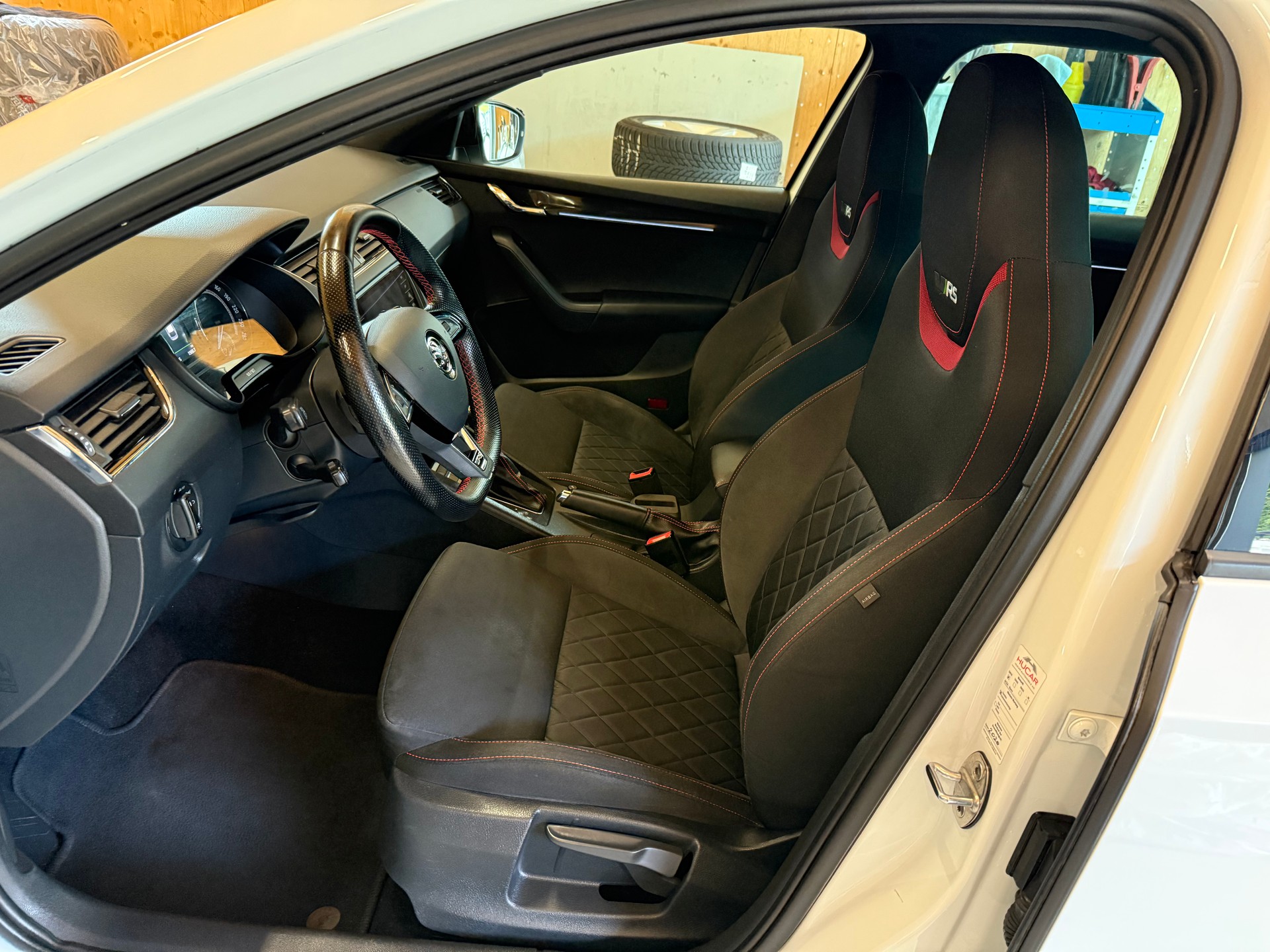 SKODA Octavia Combi 2.0 TDI RS 4x4 DSG-image-6