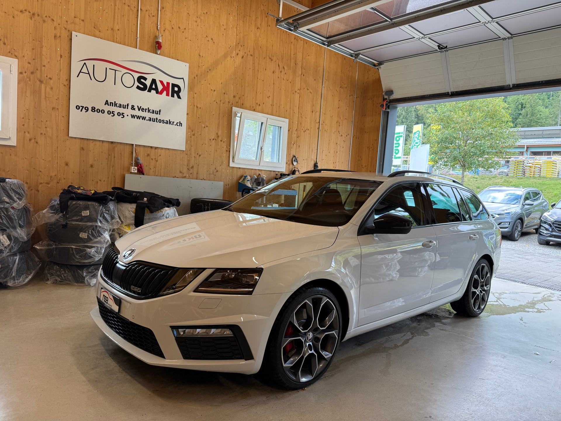 SKODA Octavia Combi 2.0 TDI RS 4x4 DSG-image-0