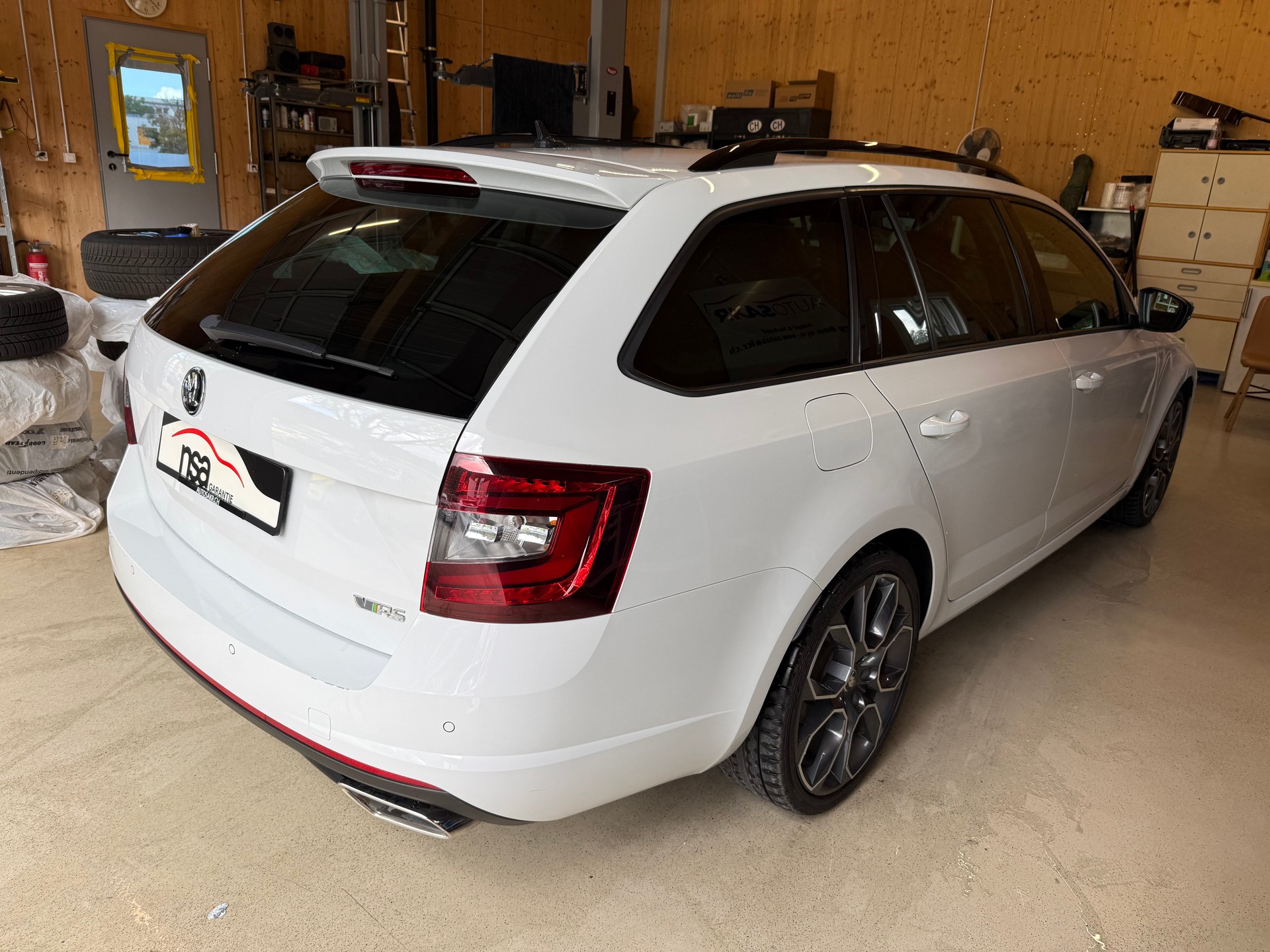 SKODA Octavia Combi 2.0 TDI RS 4x4 DSG-image-3