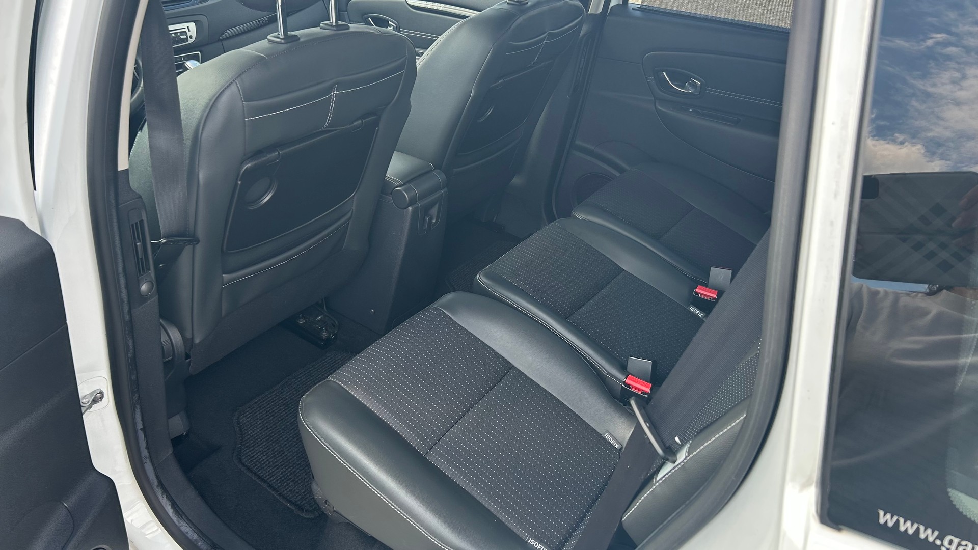 RENAULT Grand Scénic 1.5 dCi Dynamique EDC-image-29