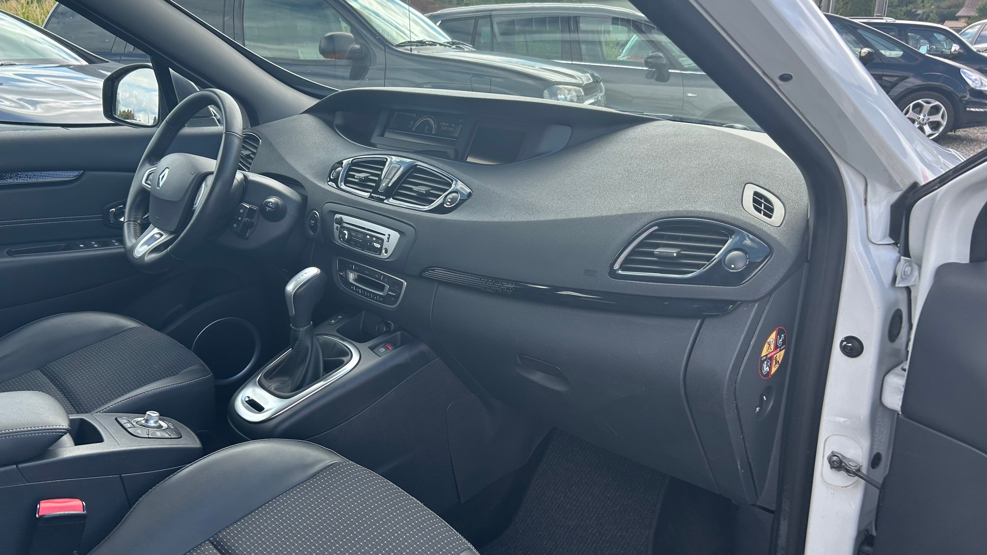 RENAULT Grand Scénic 1.5 dCi Dynamique EDC-image-10