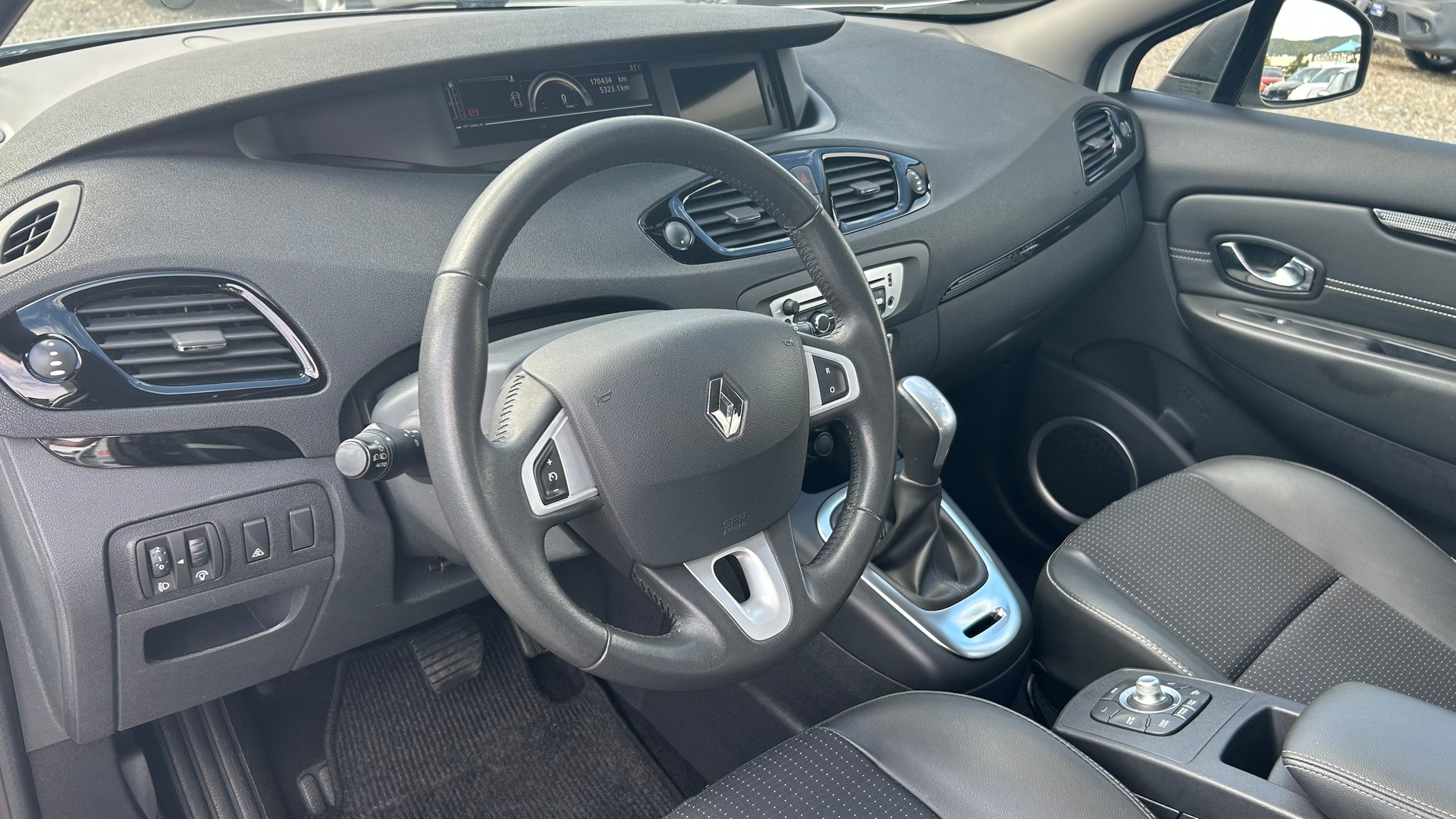 RENAULT Grand Scénic 1.5 dCi Dynamique EDC-showroom-element-2