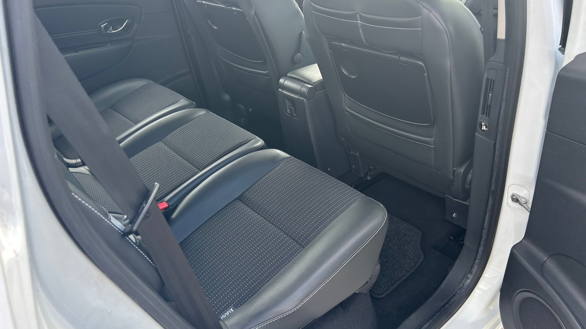 RENAULT Grand Scénic 1.5 dCi Dynamique EDC-image-25