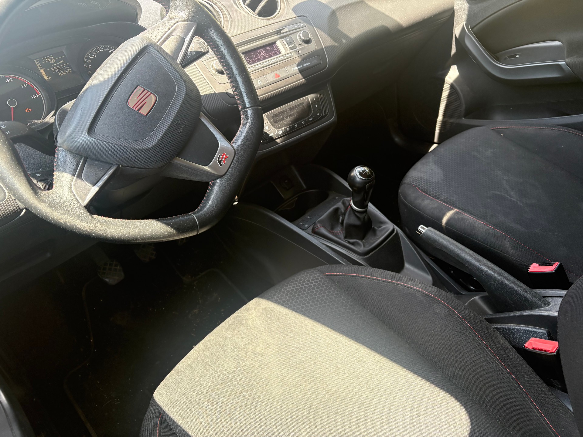 SEAT Ibiza SC 1.2 TSI FR-image-6