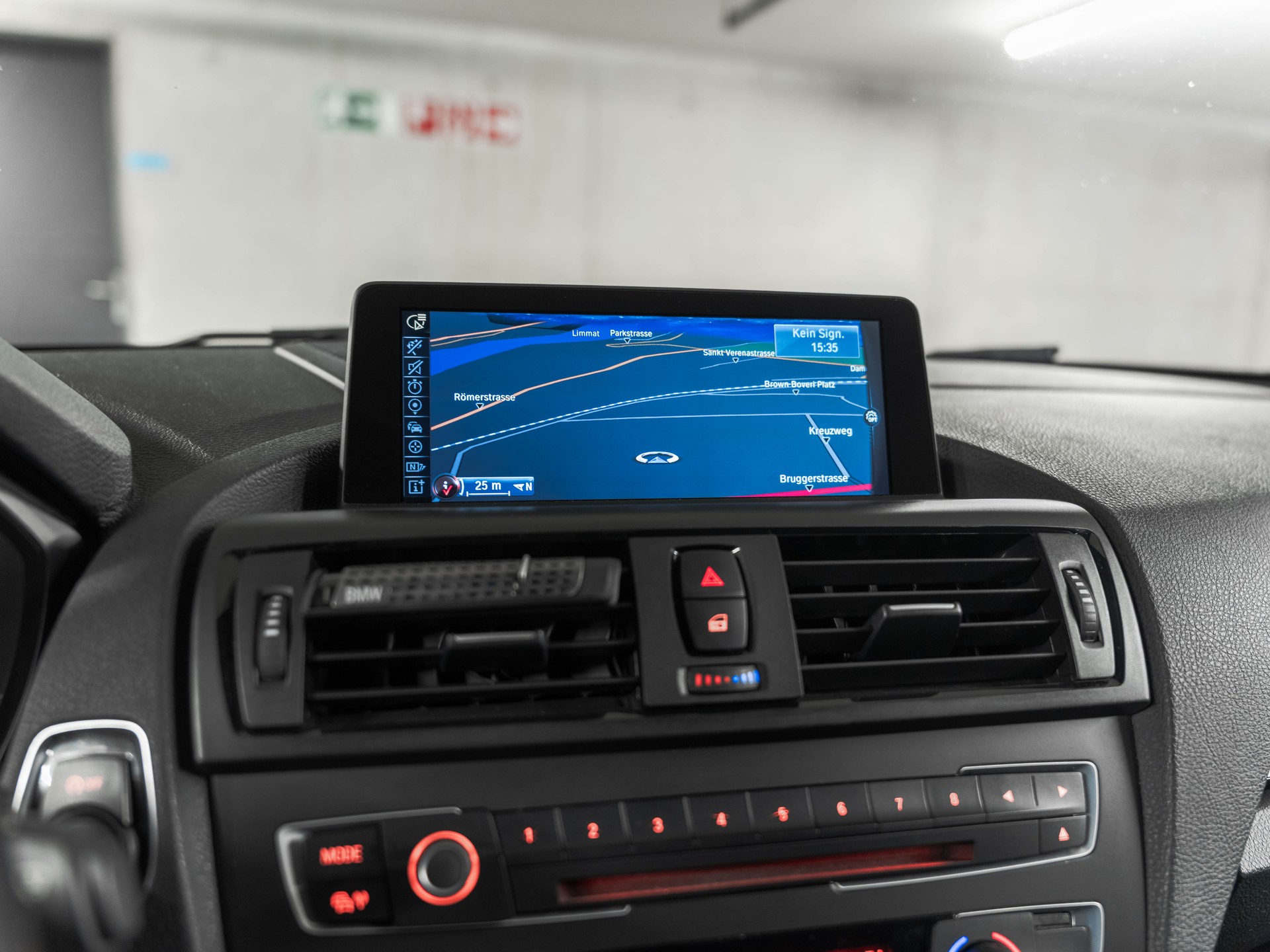BMW M135i xDrive Steptronic-image-16