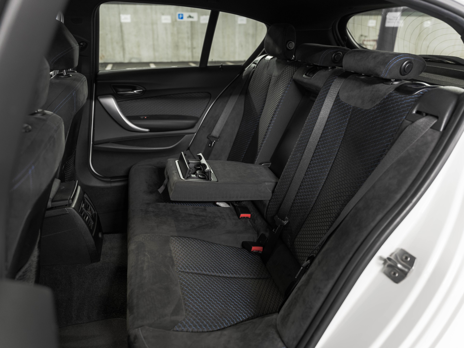 BMW M135i xDrive Steptronic-image-27