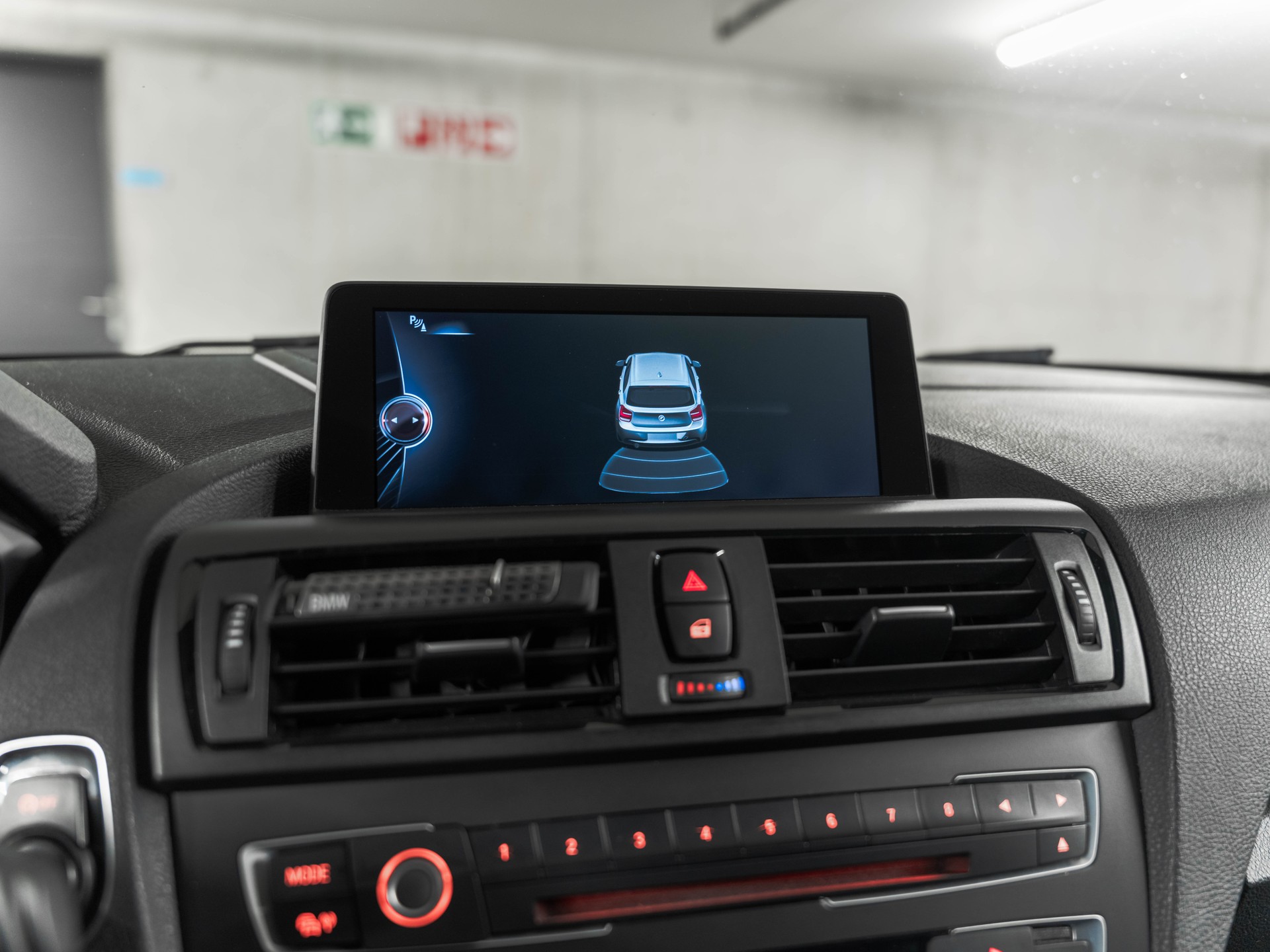 BMW M135i xDrive Steptronic-image-19