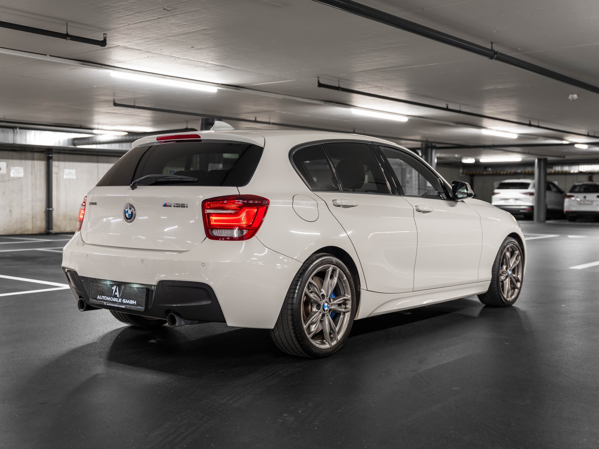 BMW M135i xDrive Steptronic-image-9