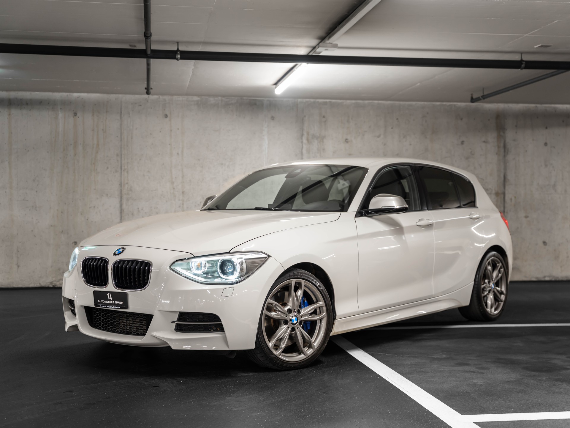 BMW M135i xDrive Steptronic-image-0