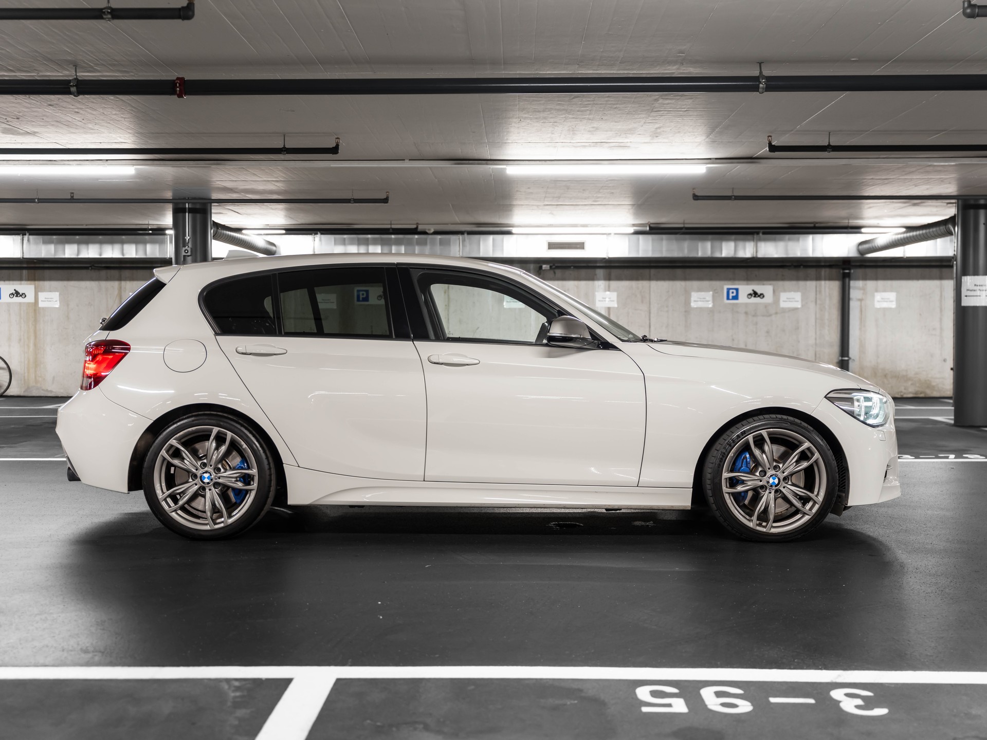 BMW M135i xDrive Steptronic-image-10