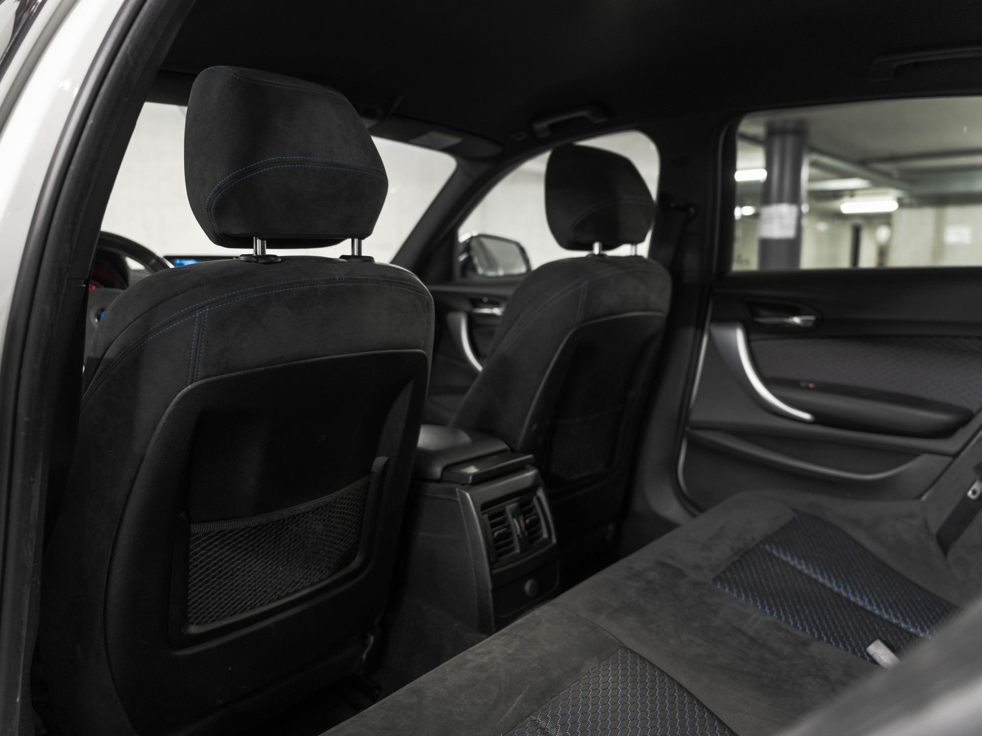 BMW M135i xDrive Steptronic-image-28