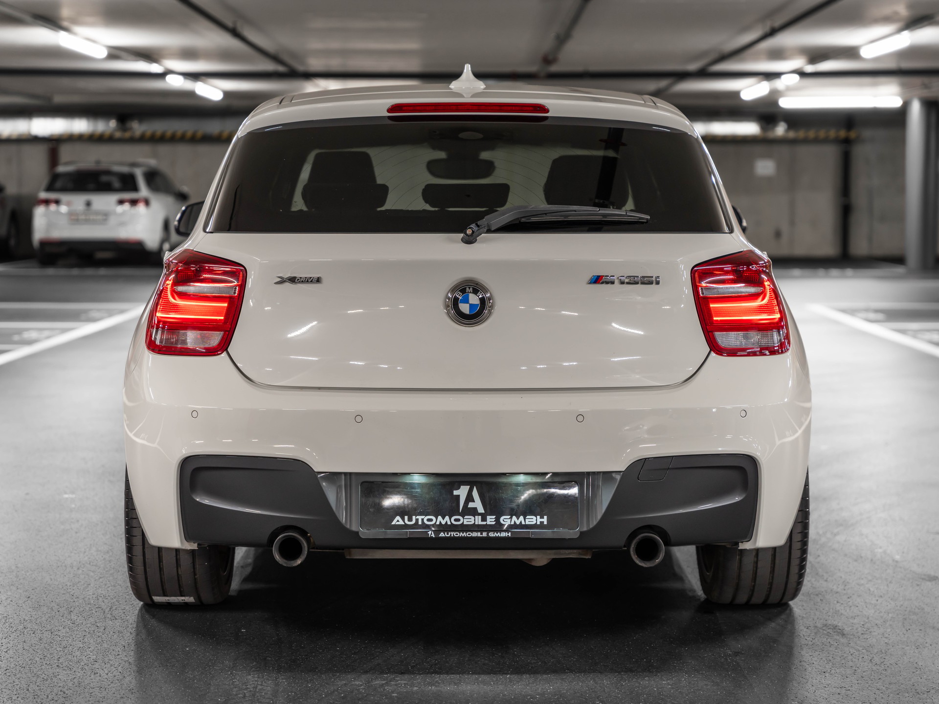 BMW M135i xDrive Steptronic-image-7